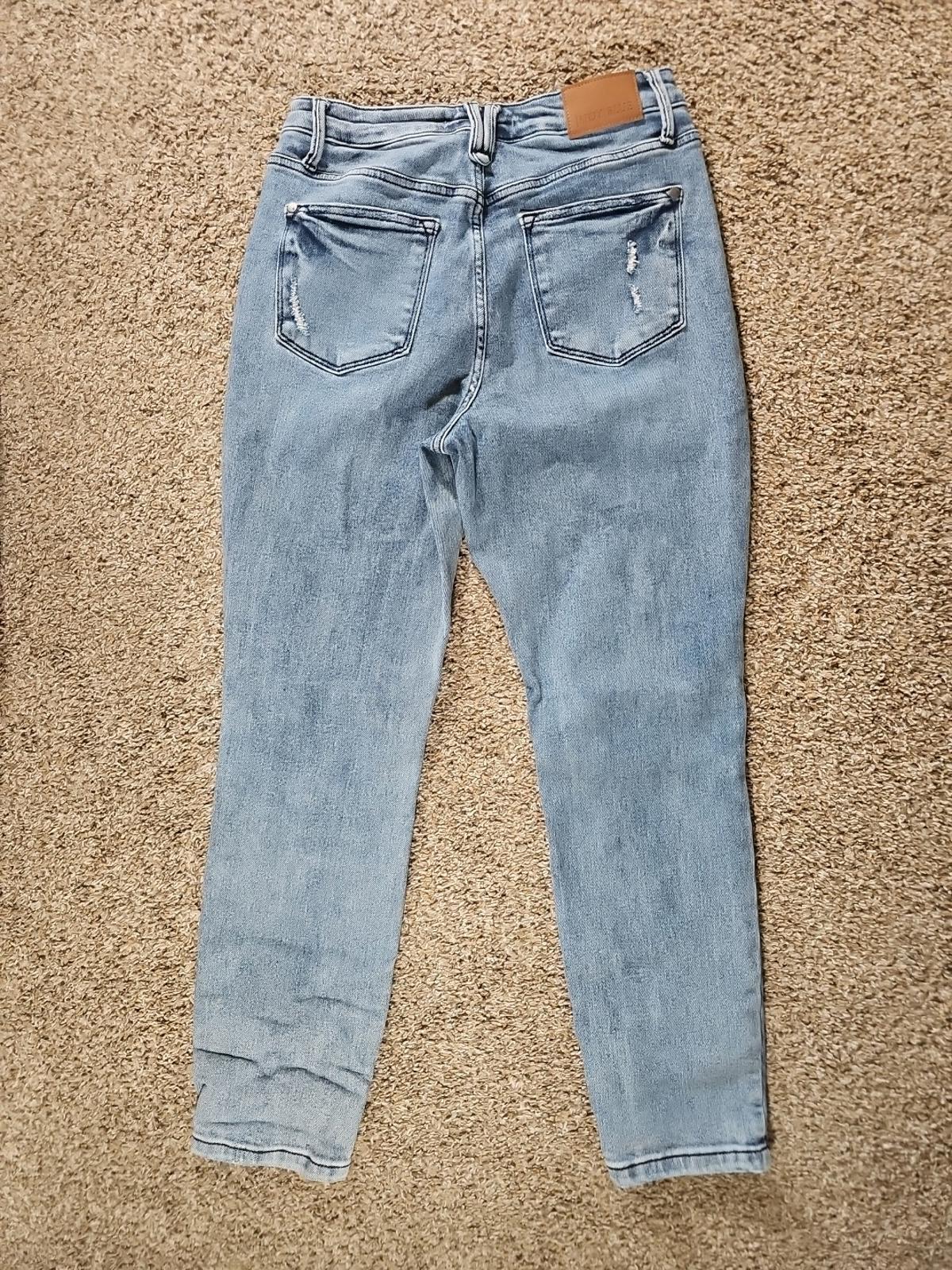 Judy Blue Los Angeles Slim Fit 7/28 Jeans
