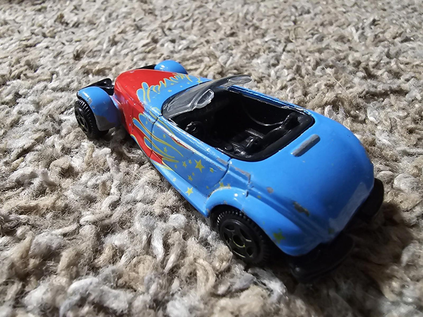 MotorMax (6045) Plymouth Prowler 1:55 Diecast Blue Flames