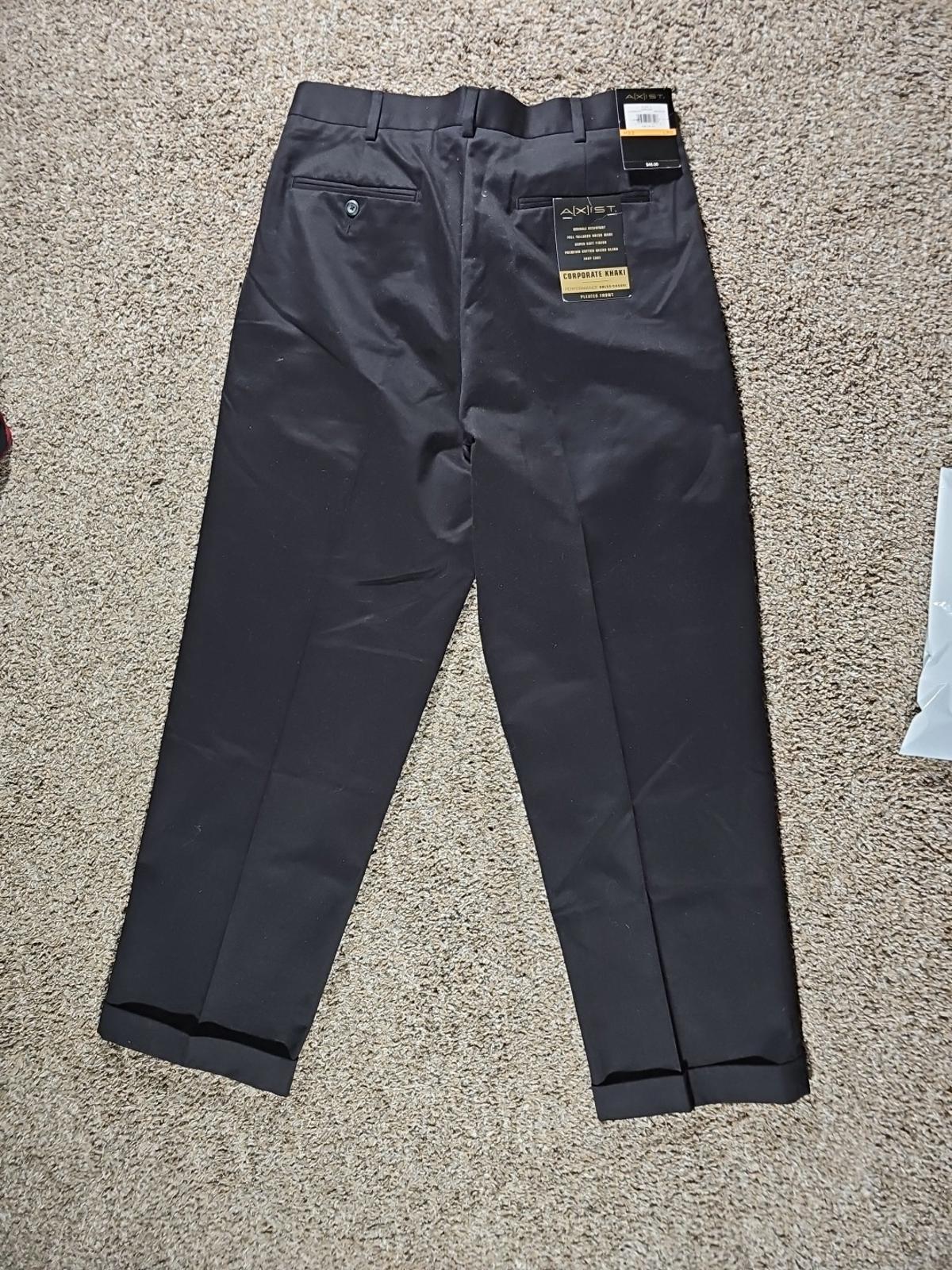 Axist 33x30 Black Pleated Dress Pants NWT