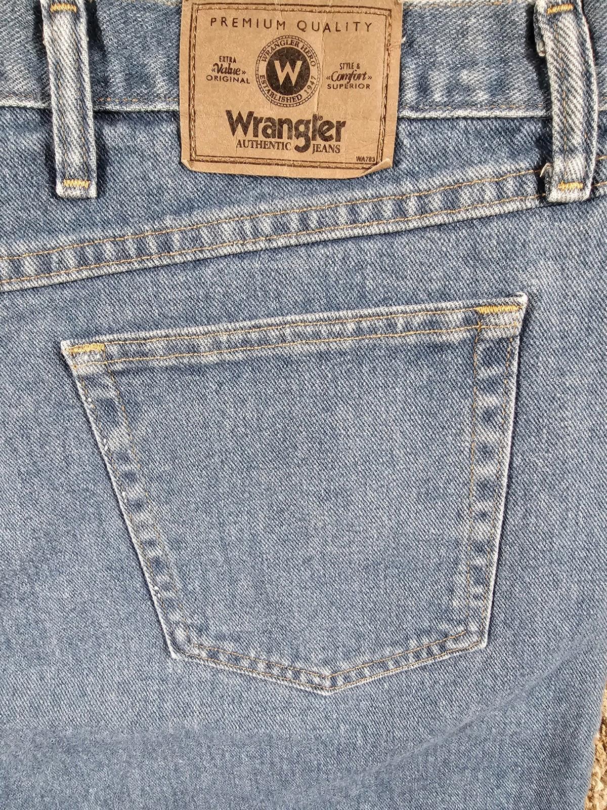 Wrangler Sz 46 Relaxed Fit Denim Jeans Shorts