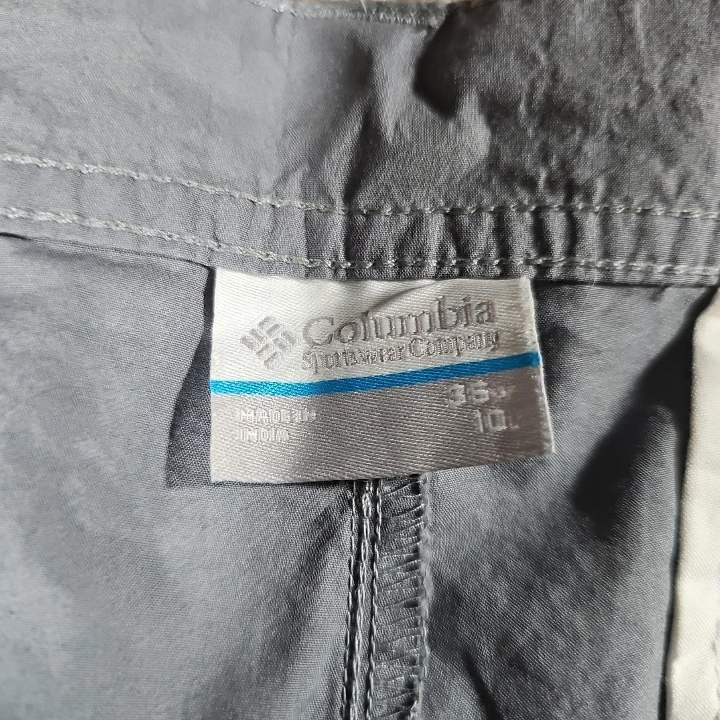COLUMBIA Shorts Mens Size 36W 10L Gray Cargo Flat Front
