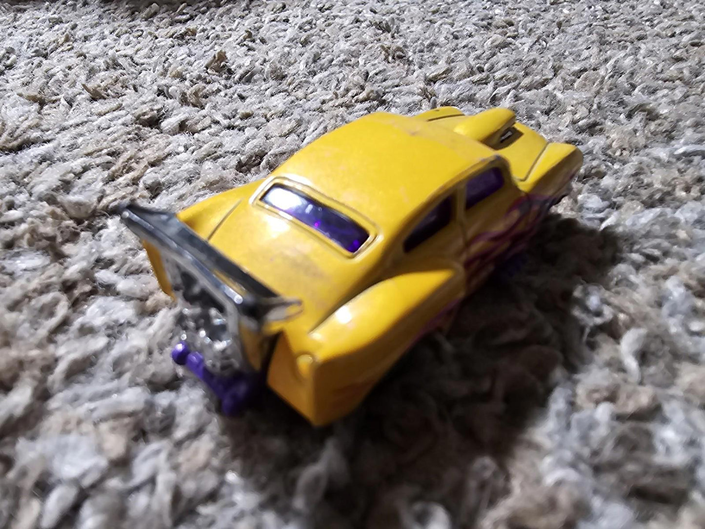 Mattel Hot Wheels Jaded Diecast Car Advent Calendar 2001 Yellow