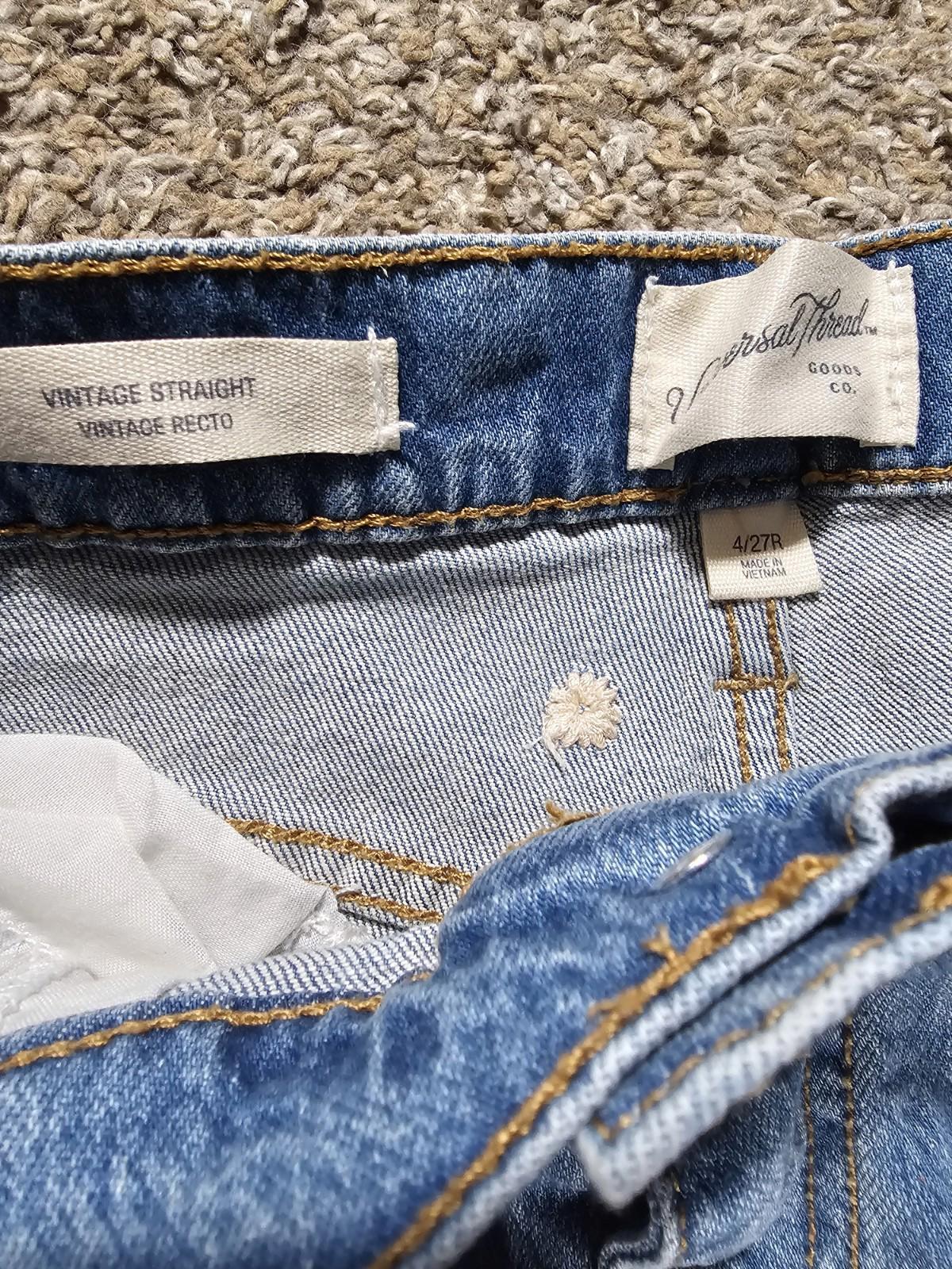 Universal Thread Size 4/27L Straight Jeans Light Wash Flower