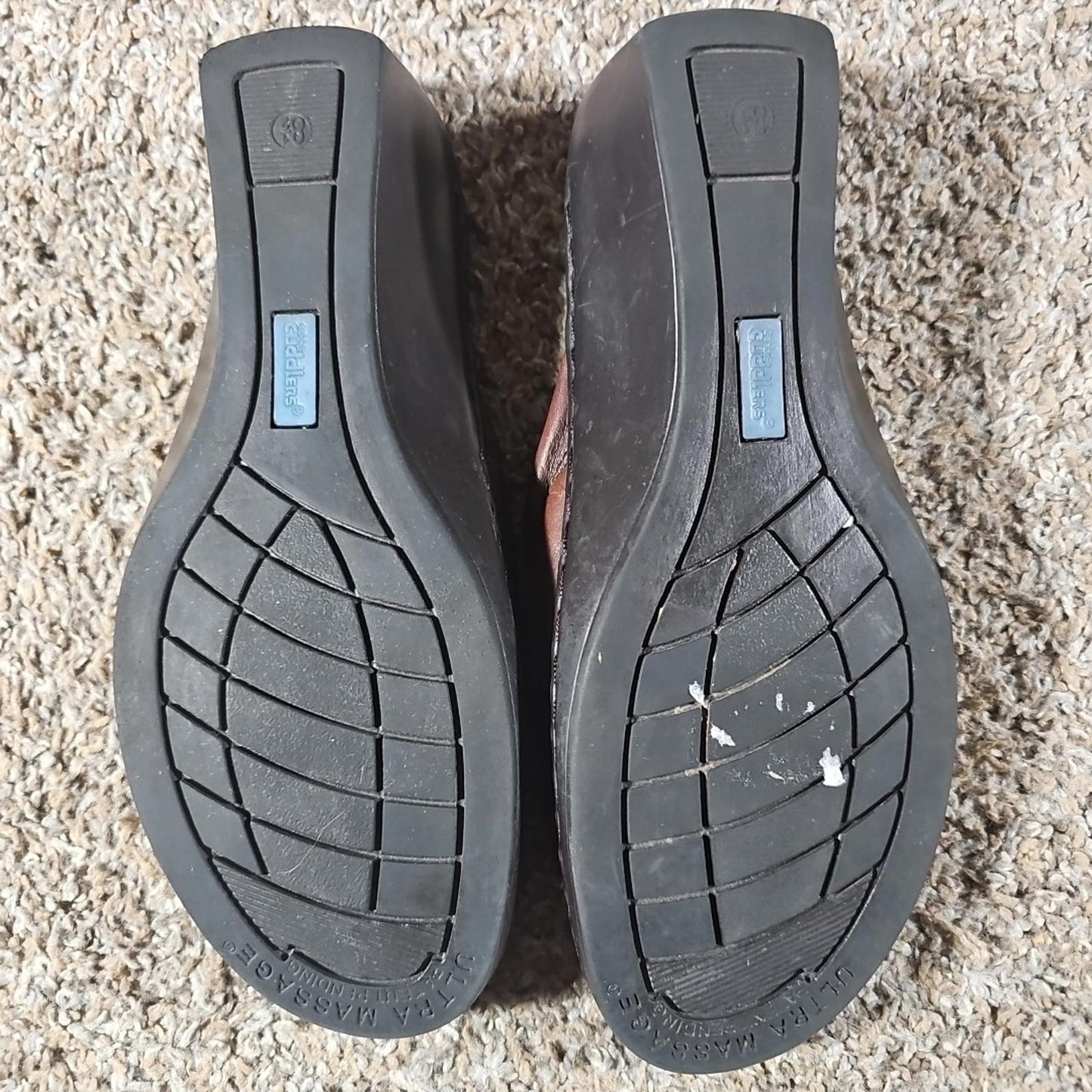 Cobbie Cuddlers 8½ Ultra Massage Slip On Sandals