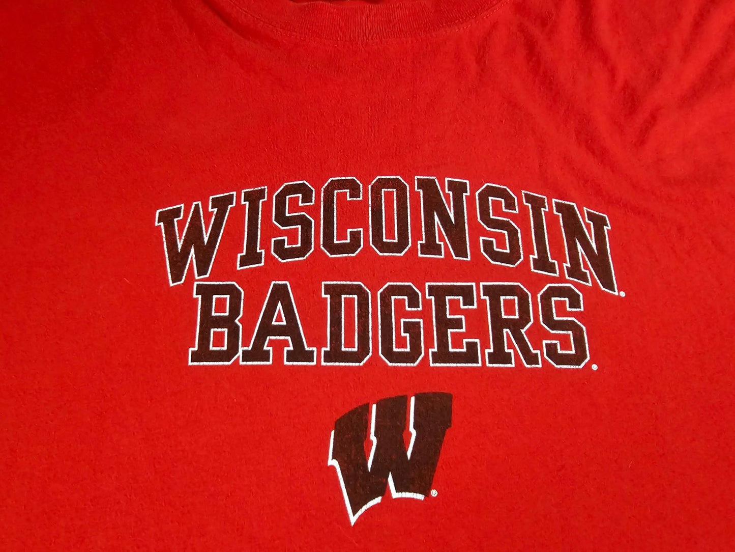 Reebok Wisconsin Badgers t-shirt red 5/6XL?