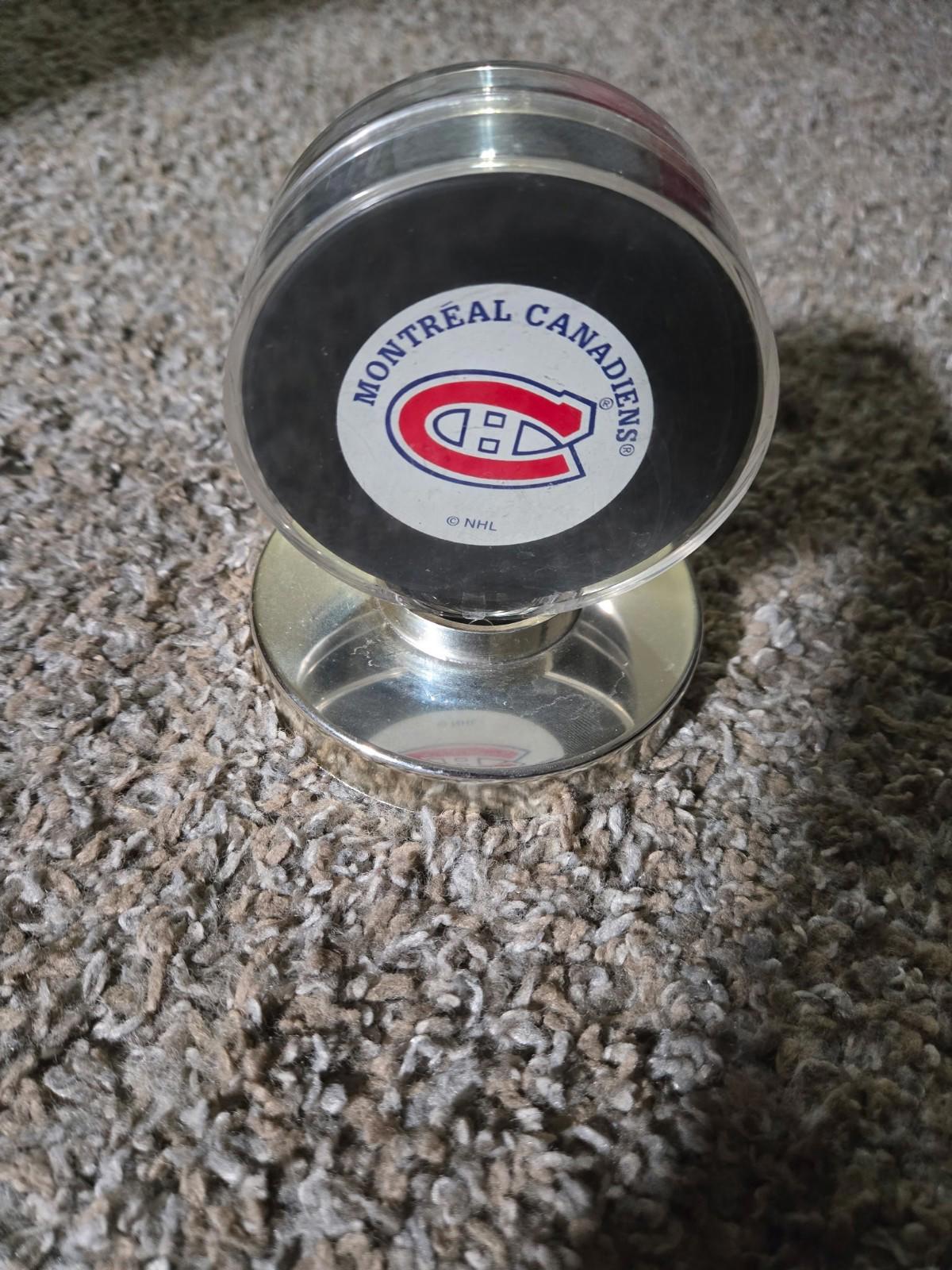 Montreal Candiens Vintage Logo NHL Hockey Puck Trench Mfg Display Case