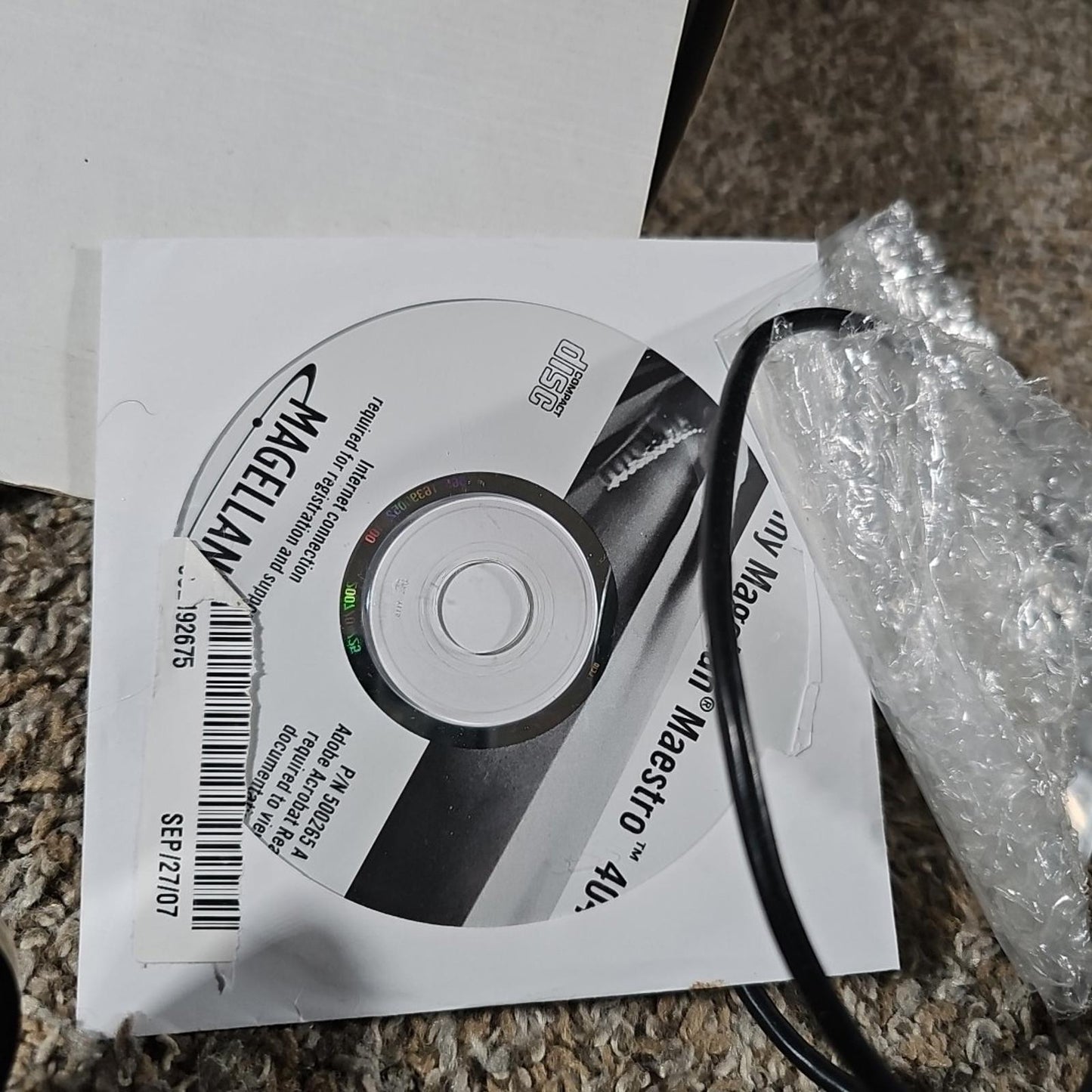 Magellan Maestro 4040 Automotive w/Box, Mount, and Accessories Bundle