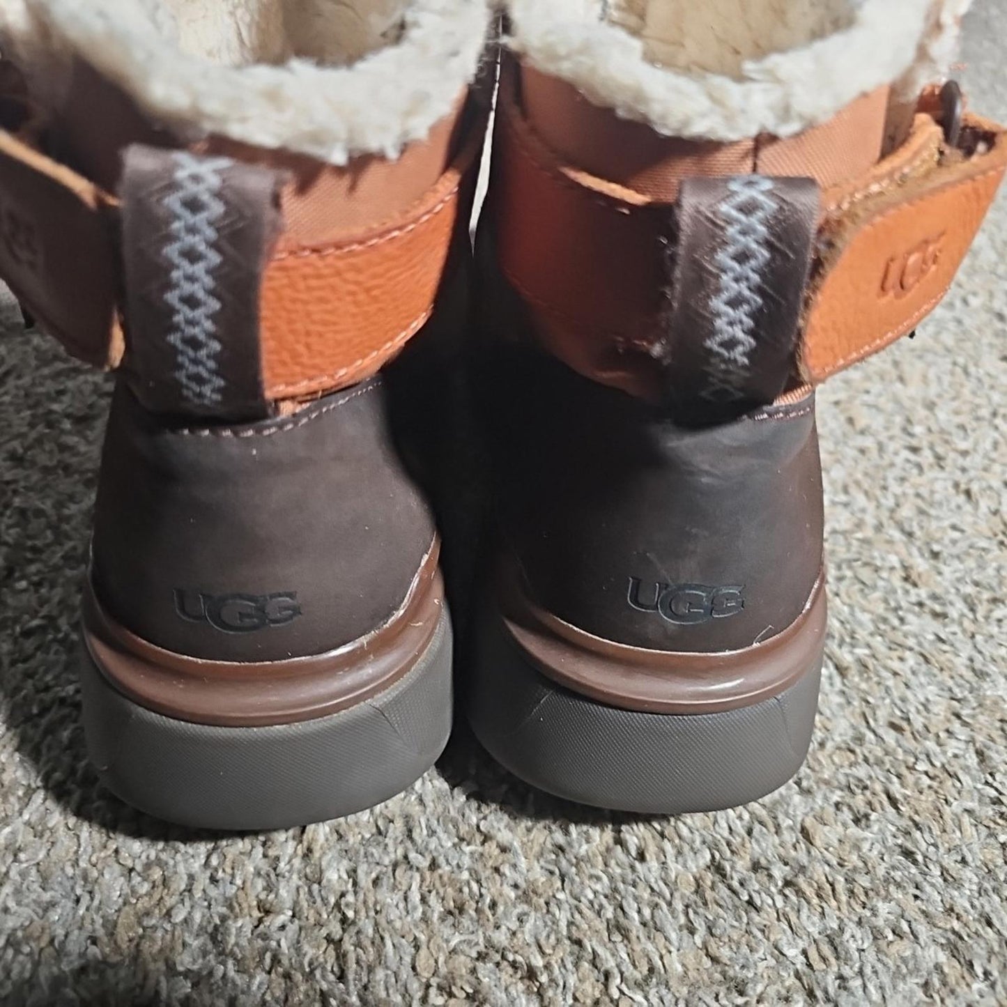 ugg 1130811 cordura leather boot sz US11 UK9