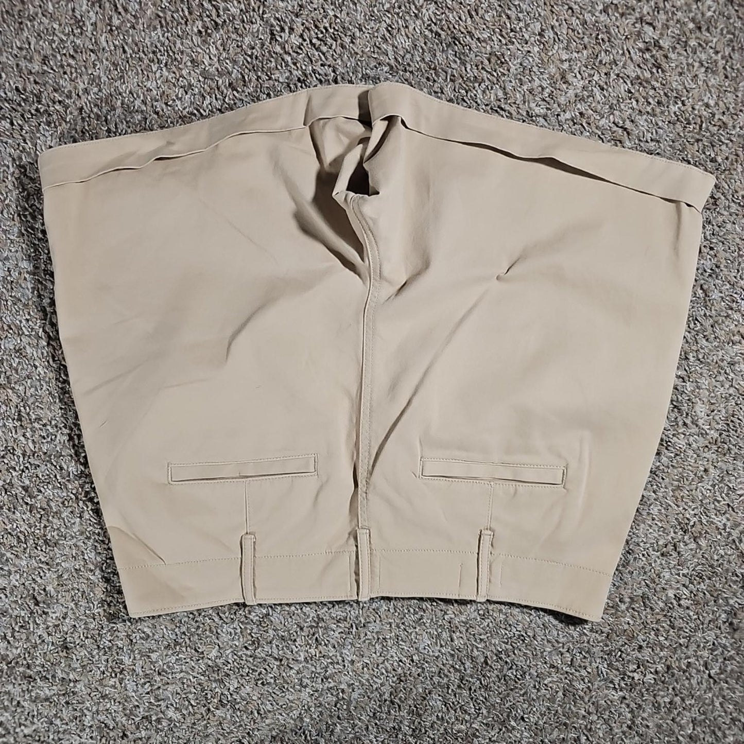 GAP sz 8 5" Cuffed Khaki Shorts