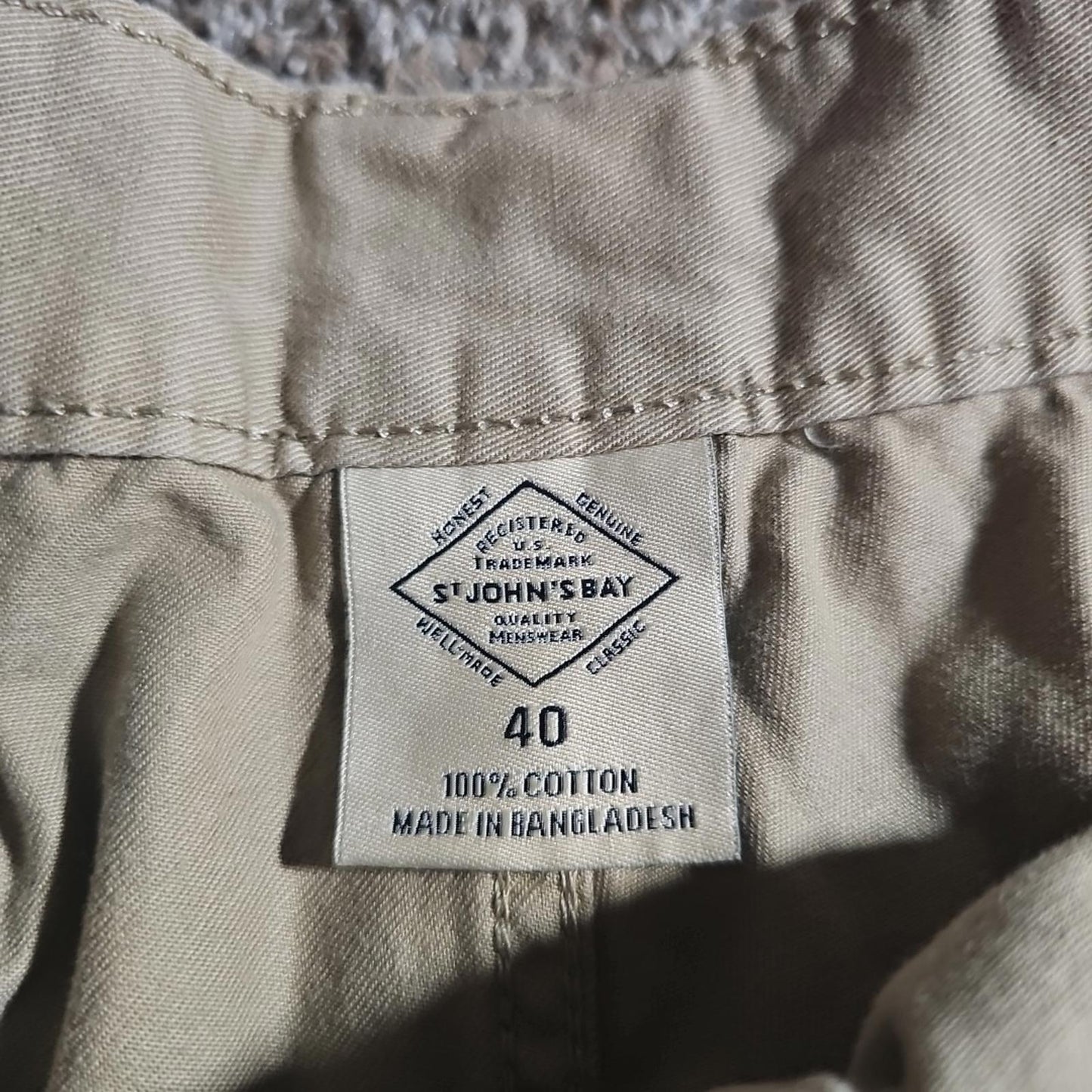 St. John's Bay Mens Beige Cargo Shorts Sz 40 Casual Utility