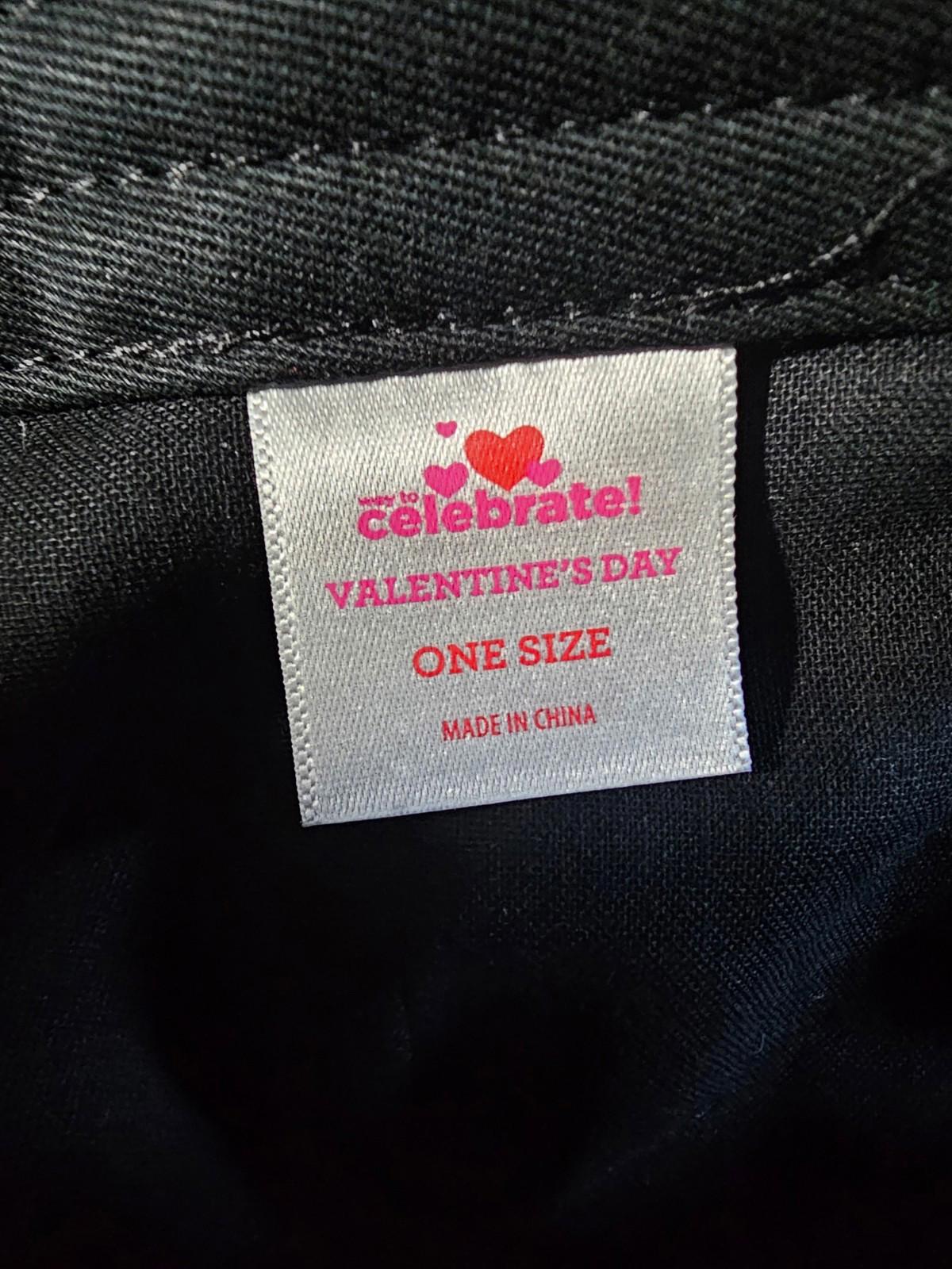 VALENTINE'S DAY SHERPA BASEBALL HAT WHITE/BLACK PLAID HEART