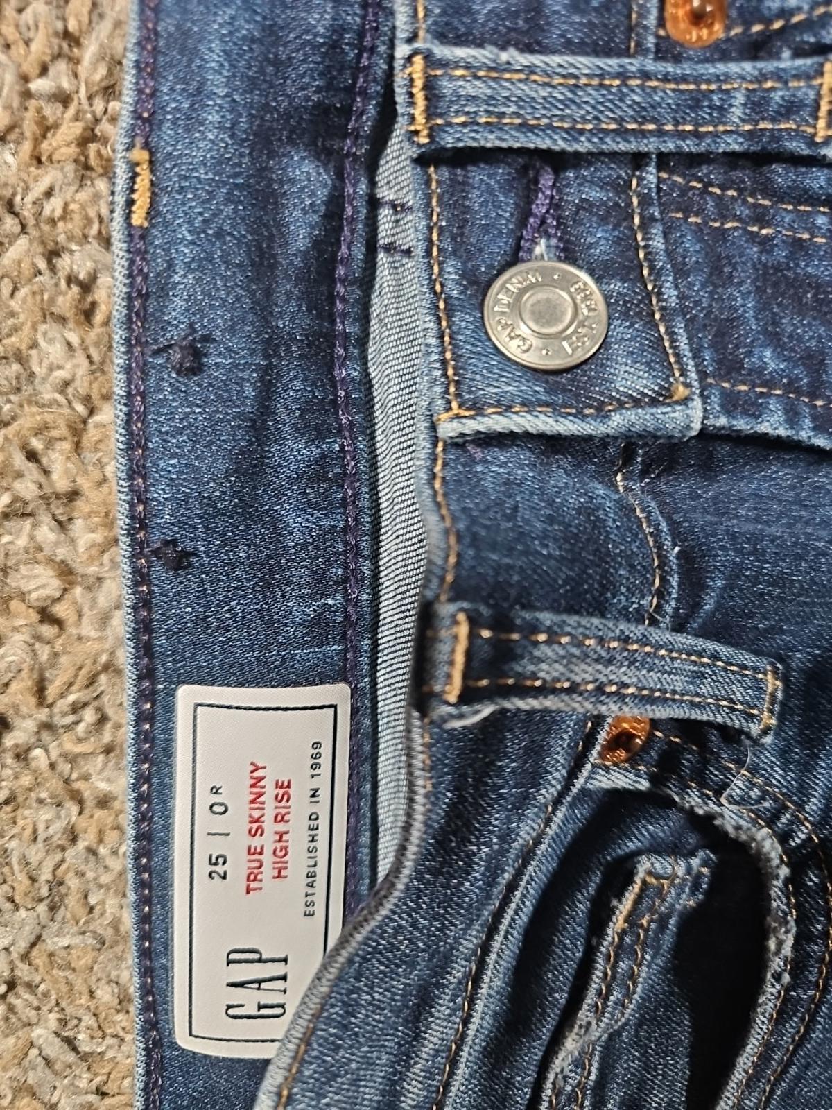 GAP The Skinny High Rise Jeans 25/0R