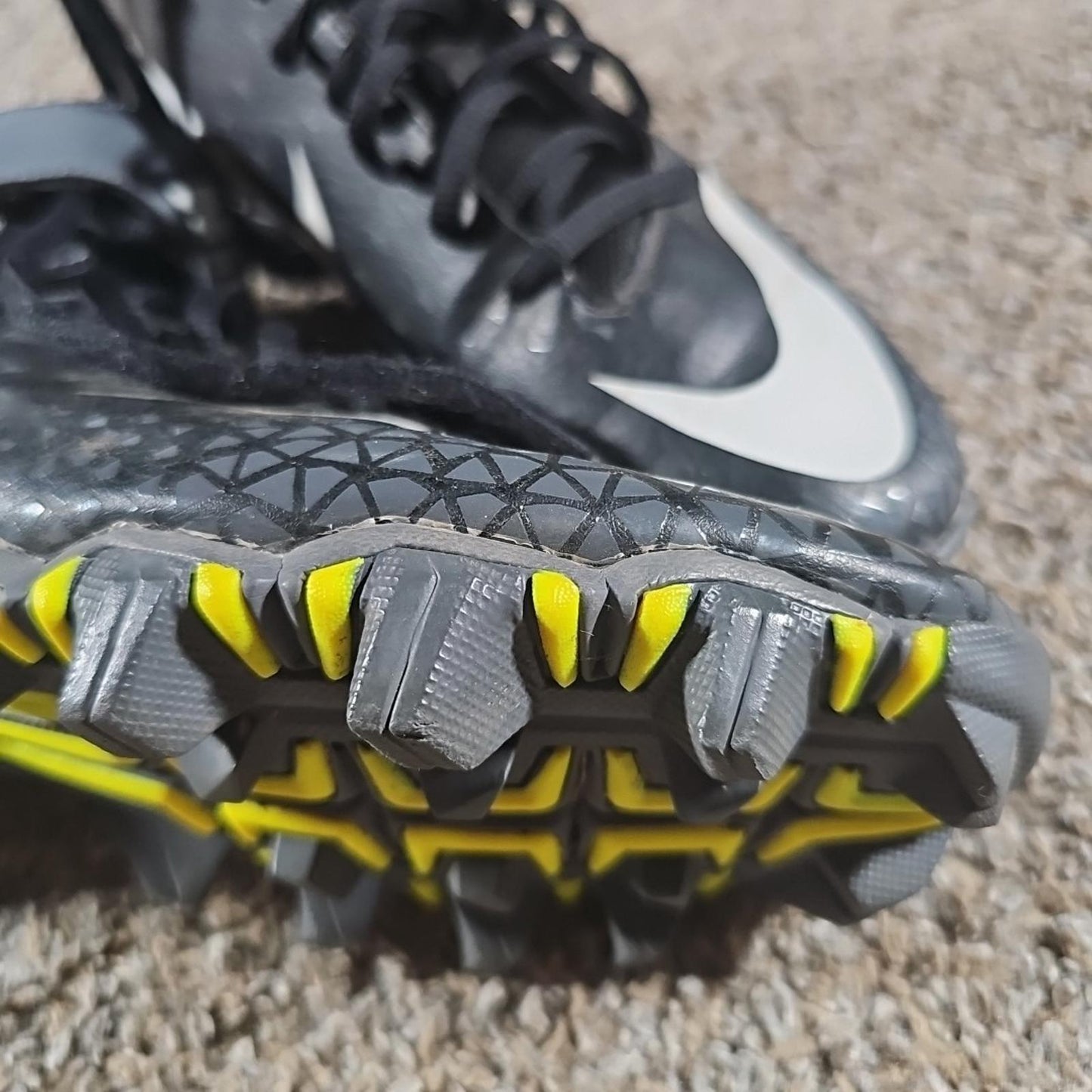 Nike Fastflex Cleats 6Y Black Gray used 880133-002