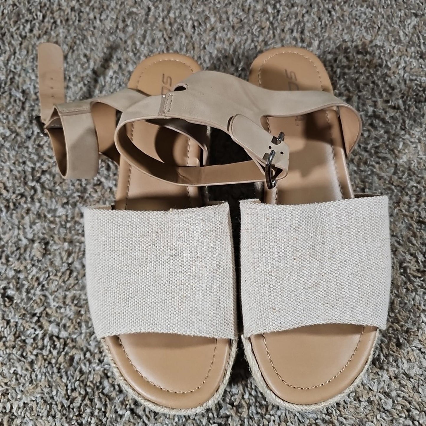 SODA sz 8  Sisal Buckle Slight Heel Sandals
