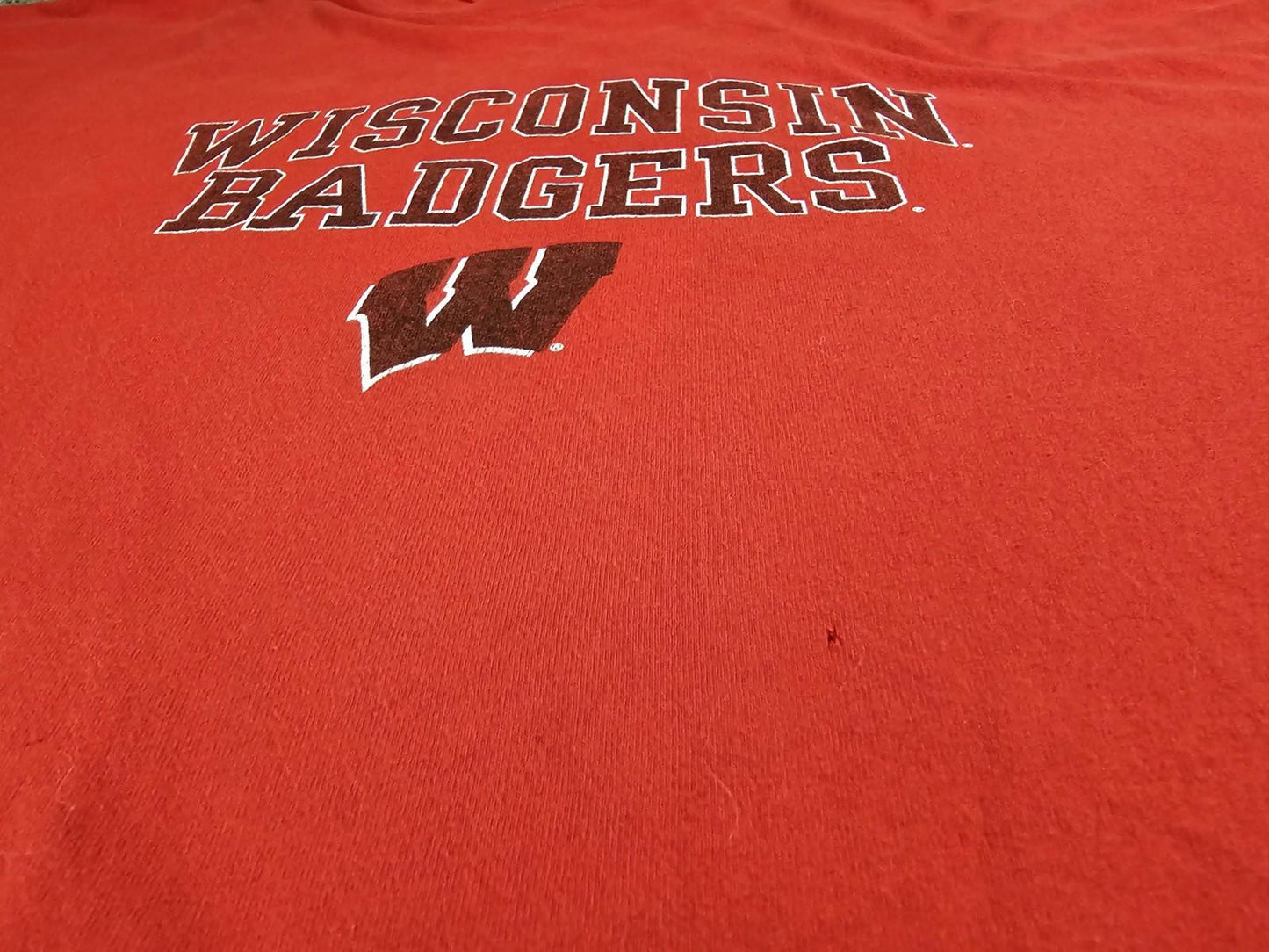 Reebok Wisconsin Badgers t-shirt red 5/6XL?