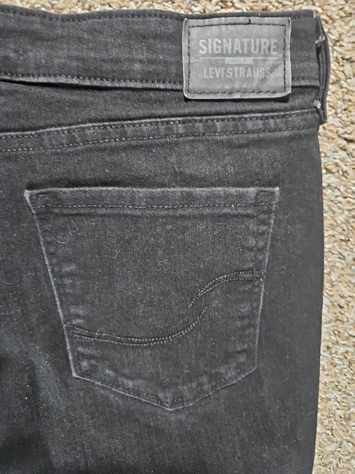 Signature Levi Strauss Midrise Bootcut Jeans 32x29(tag 29x30)