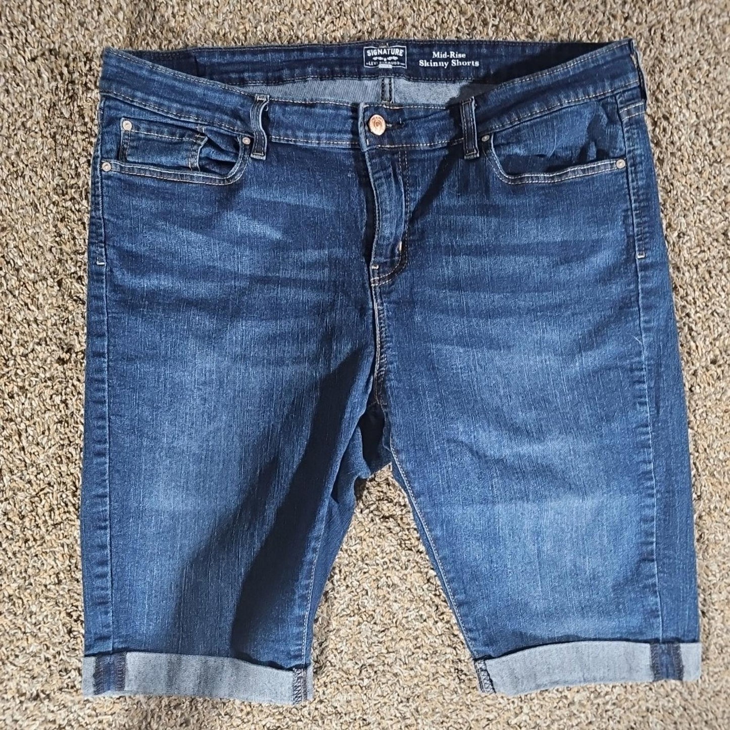 Signature Levi Strauss Gold Midrise Skinny Shorts 20 W35