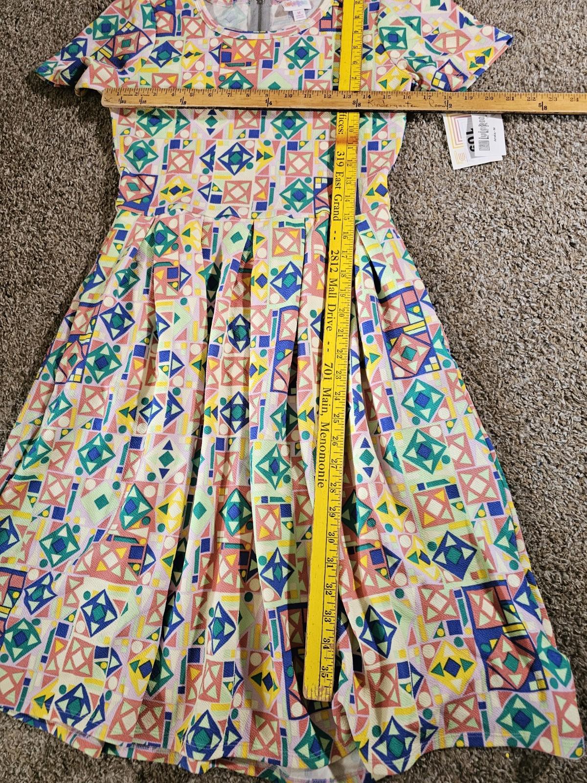 NWT LuLaRoe Dress Medium Amelia Yellow Short Sleeve Pleated