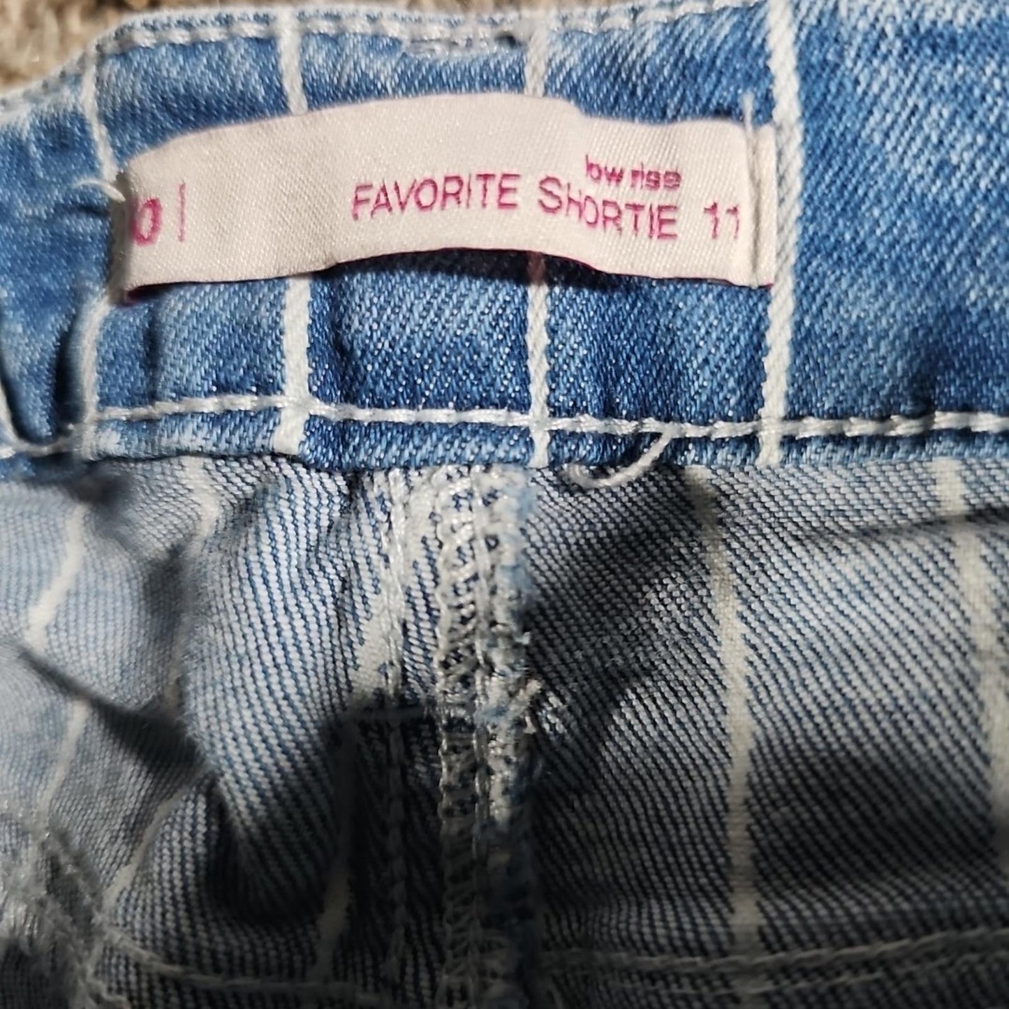 SO Lowrise Favorite Shortie Sz 11 Shorts