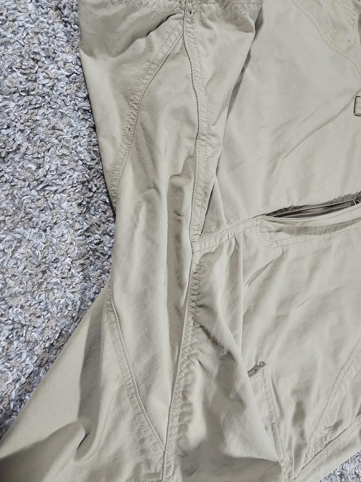 Duluth Trading Co Shorts Mens 34 Khaki Tan Cargo Utility