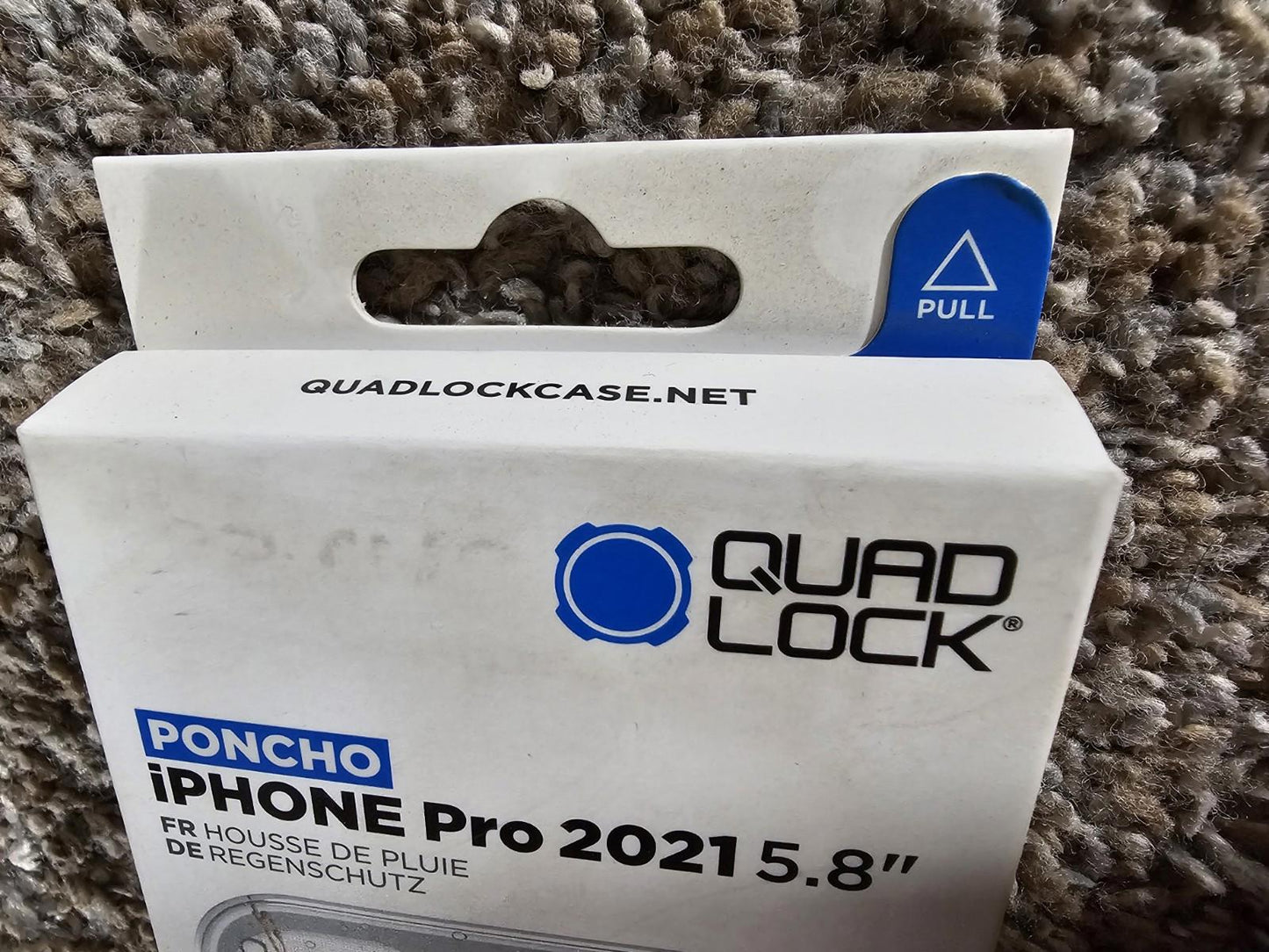 quad lock iPhone pro 2021 5.8" poncho NIB Old Stock