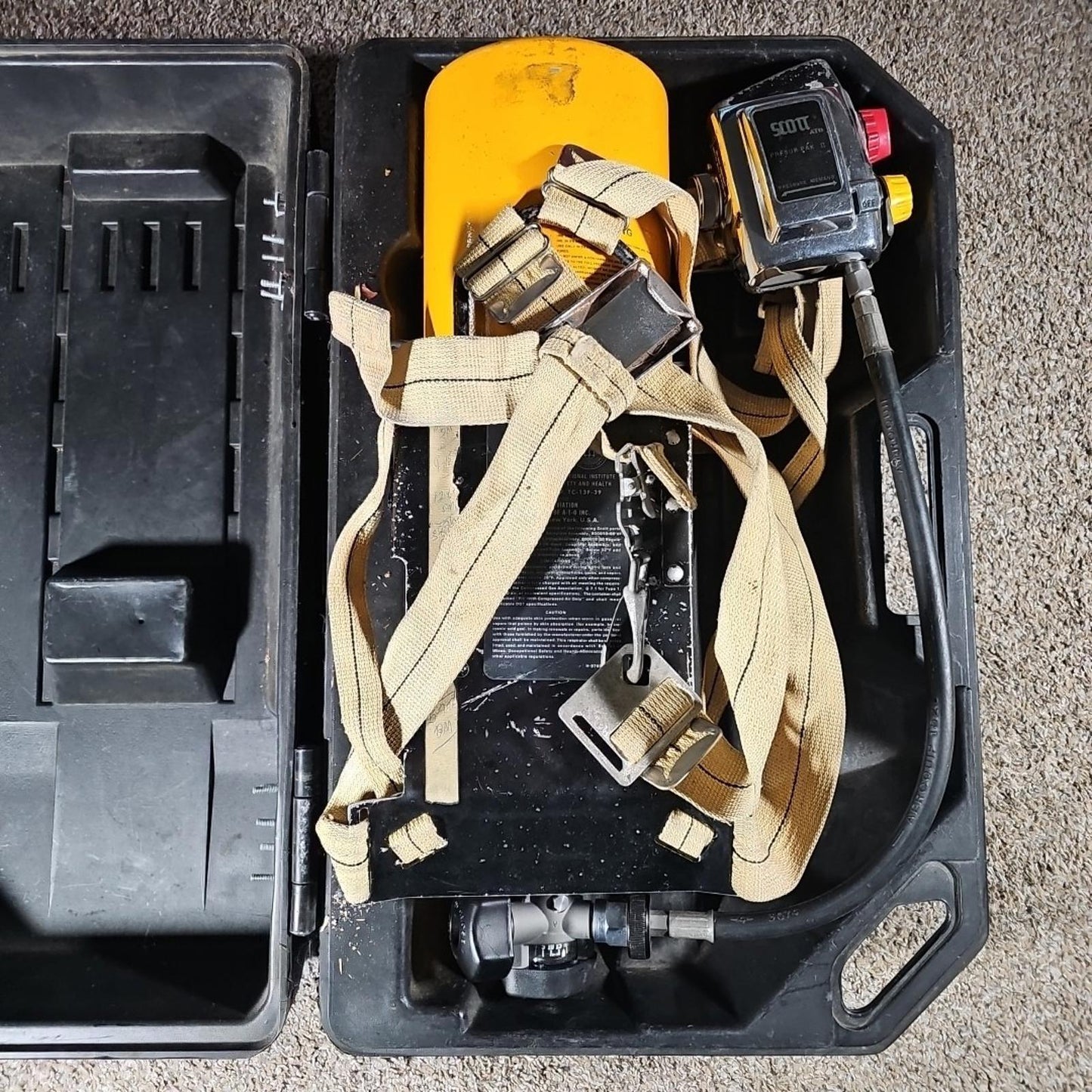 scott air pak II Pressur Pak II USA MADE Holds Air DECOMMISSIONED FIRE GEAR