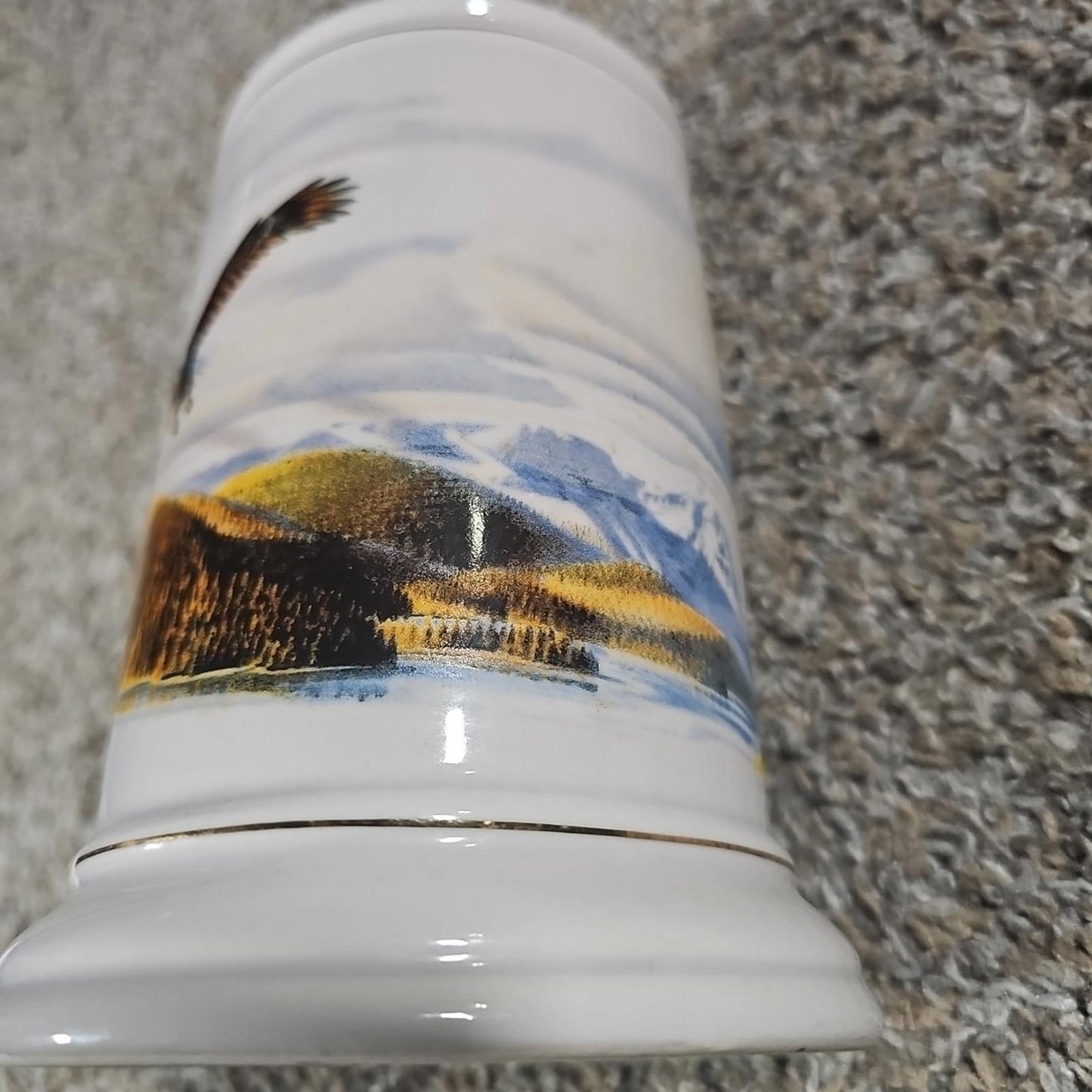 Teleflora Gifts Majestic Mug Eagles Soaring Stein 32oz Ivory Gold Tone Trim