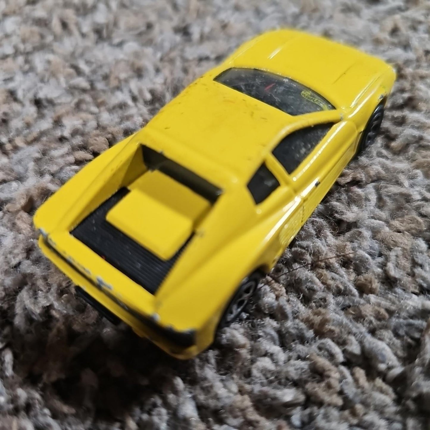 Vintage RARE HOT WHEELS Yellow Die Cast Ferrari Testarossa