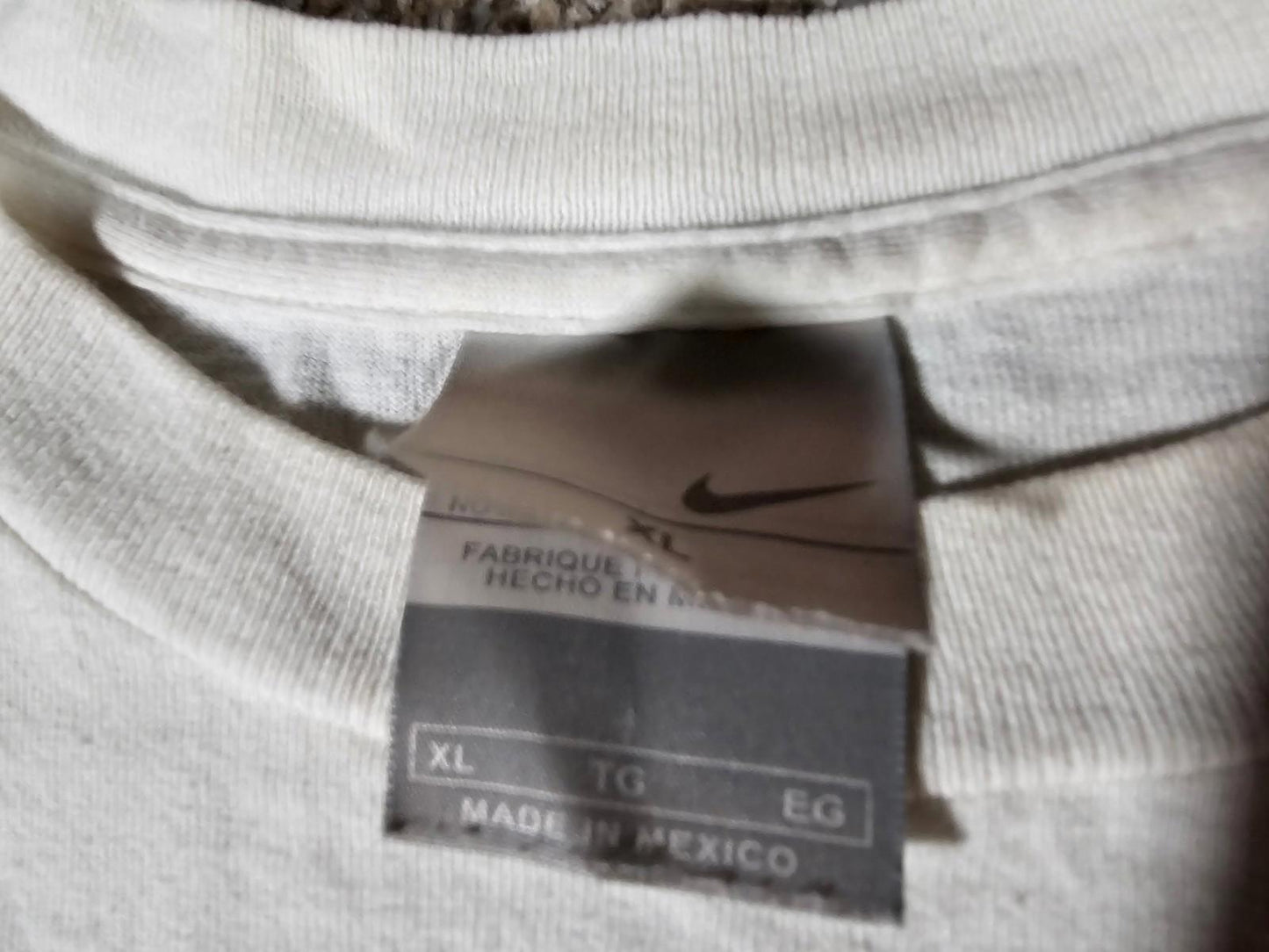 XL White NIKE t-shirt Some Yellowing