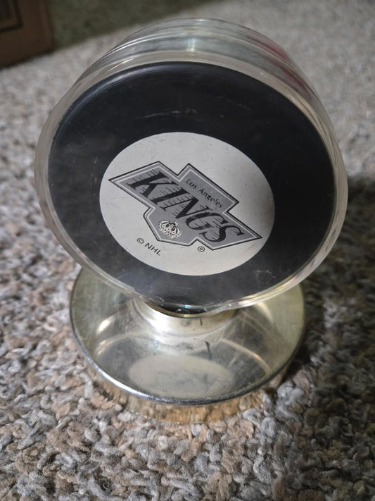 Los Angeles Kings Vintage Logo NHL Hockey Puck Trench Mfg Display Case