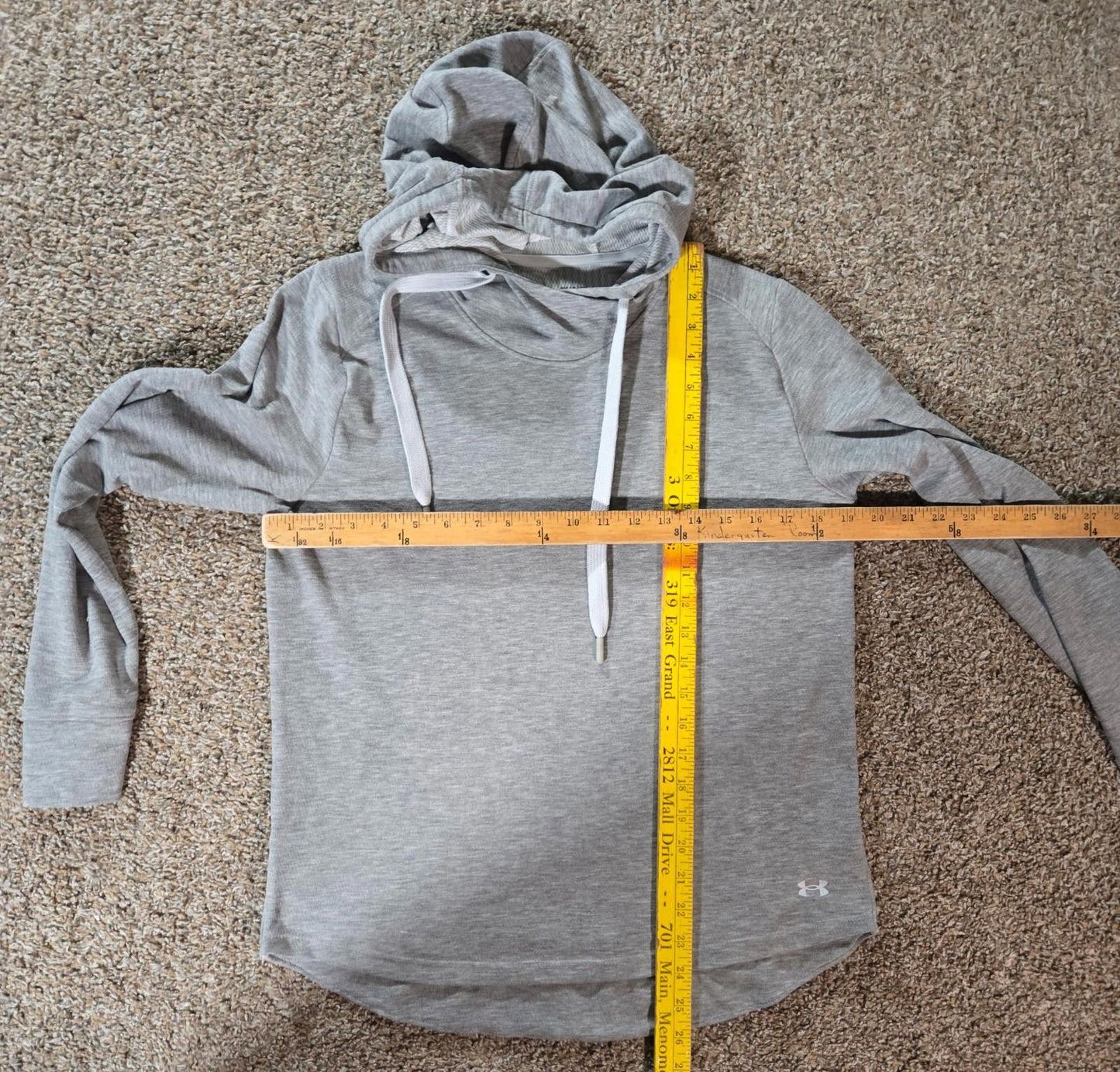 under armour loose long tail hoodie Small