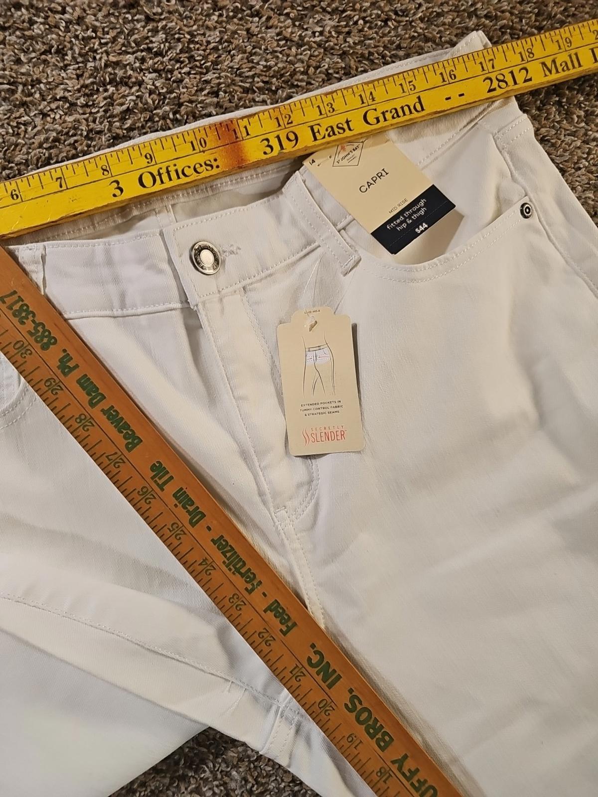 St. John’s Bay MidRise Capri Jeans 14 White Stretch NWT NWD