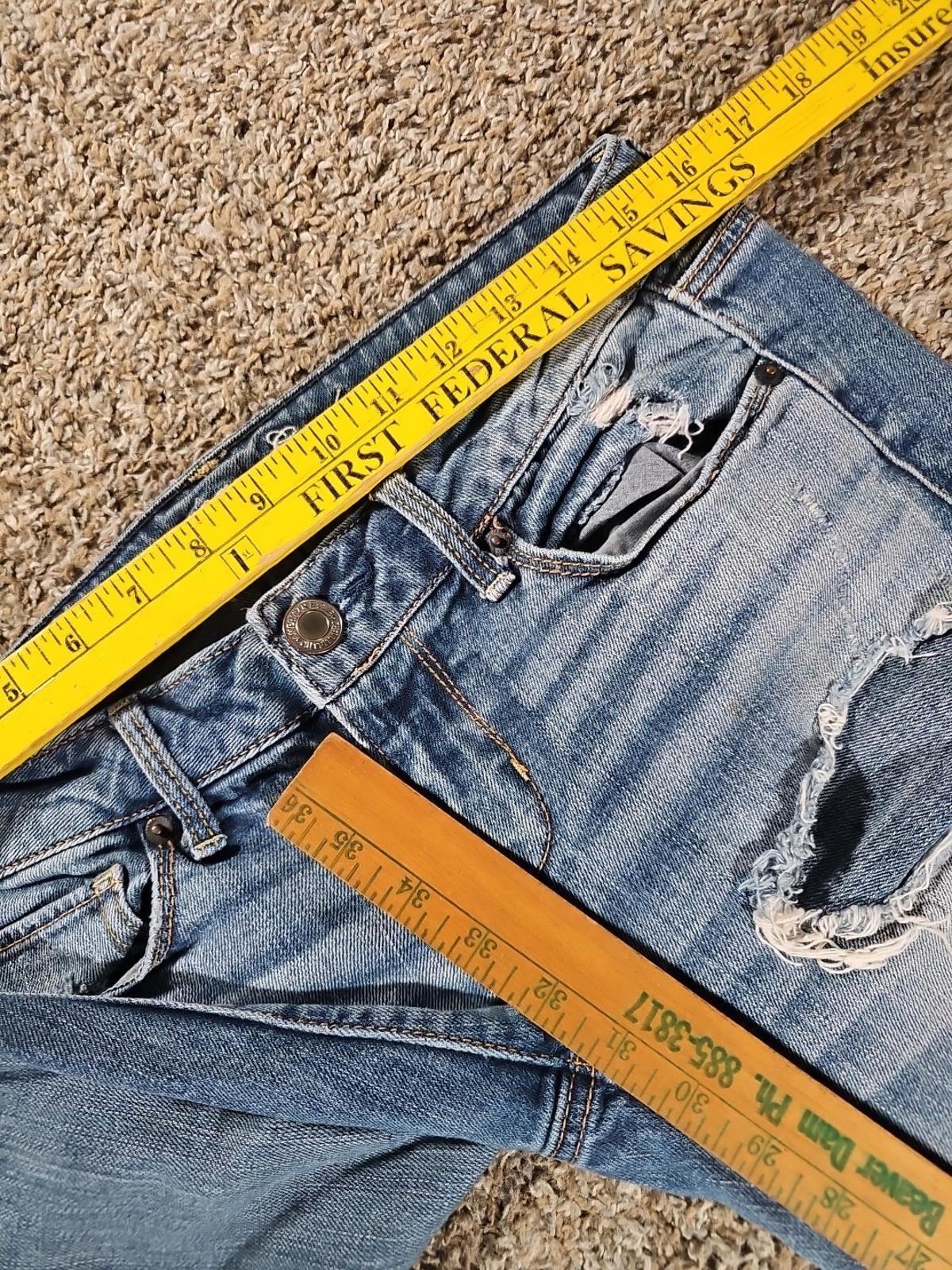 American Eagle 6 Stretch Skinny Destroyed Jeans