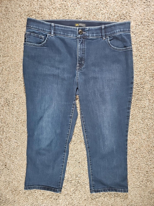 Lee Womens Regular Fit Mid Rise 18W Medium Jeans