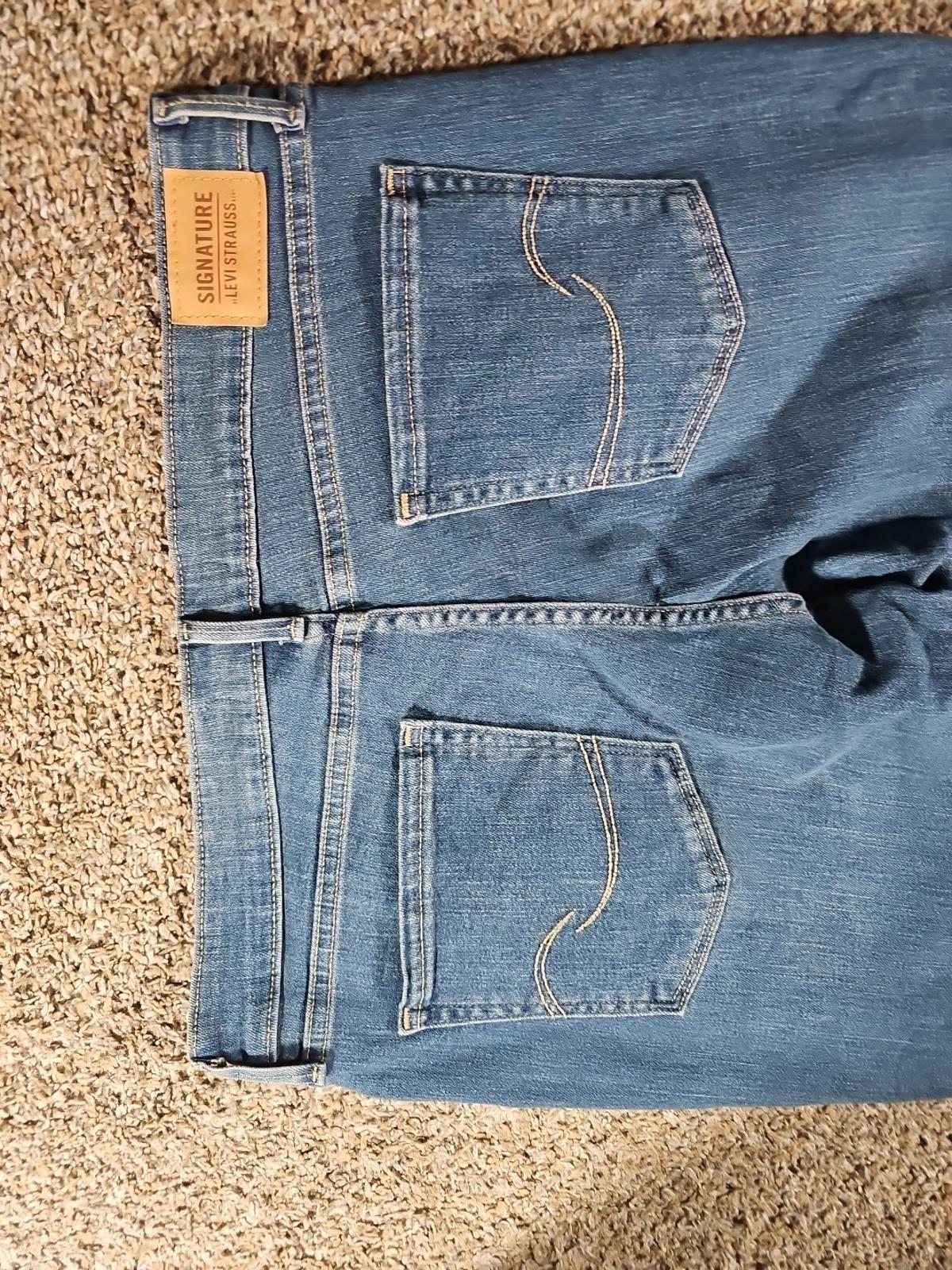 Signature Levi Strauss Mid Rise Skinny 16M 33x30 Jeans