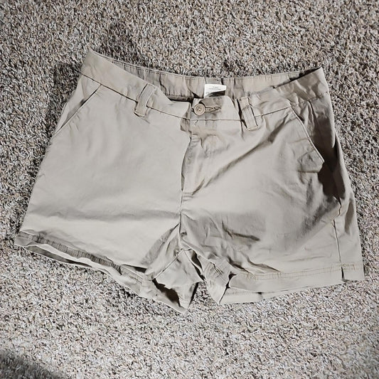Magellan Outdoors Bermuda Shorts Women's Sz 10 Tan