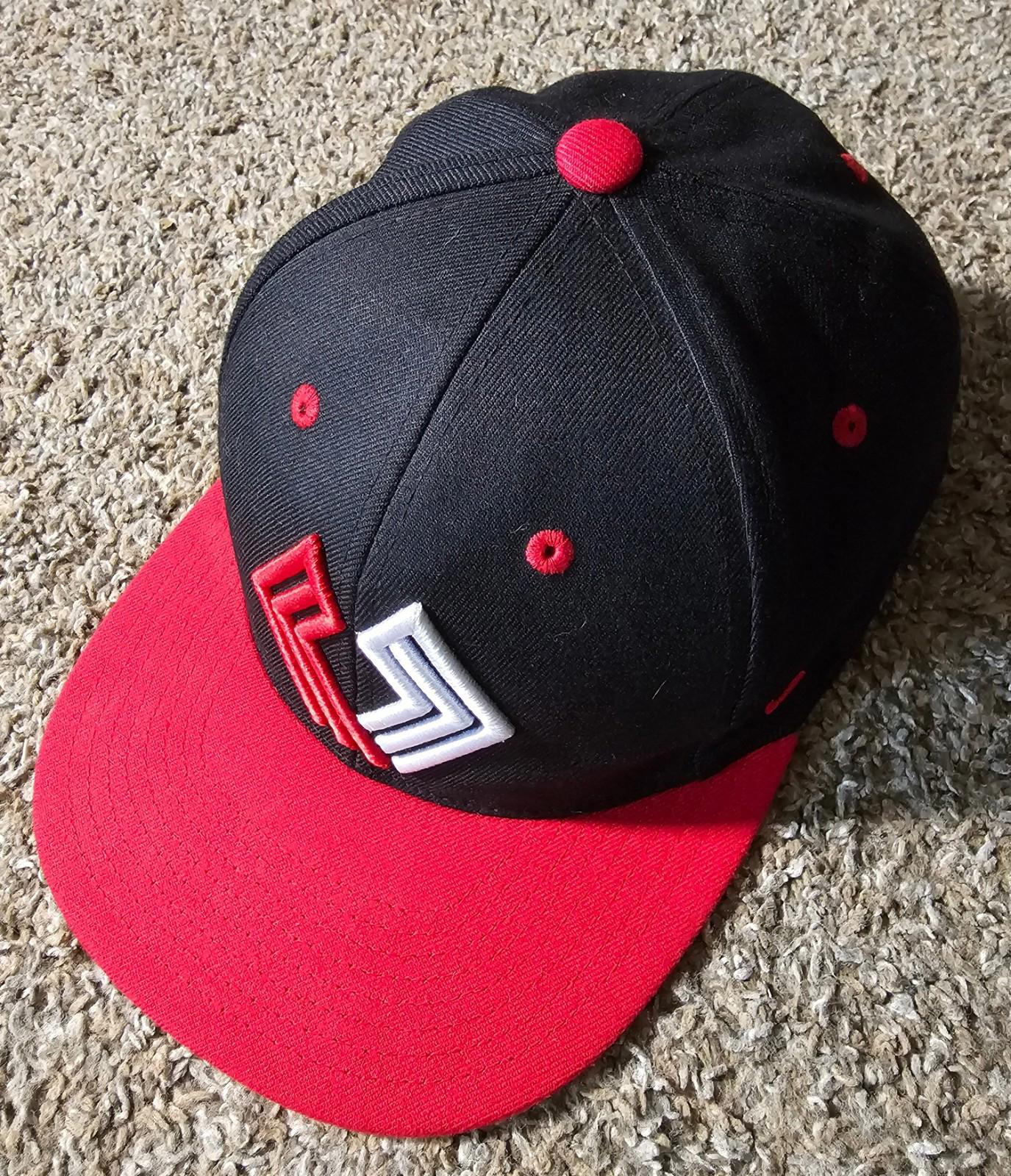 Ultimate Sports Weekend Fitted L Zephyr Baseball Hat