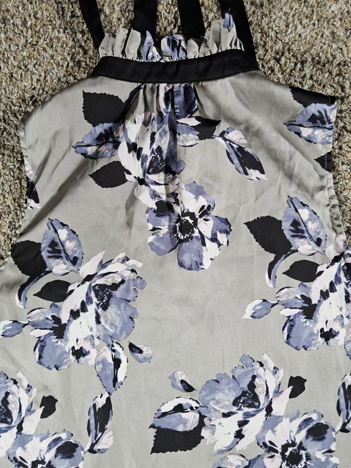 The LIMITED Small Gray Floral Tie Tank Top