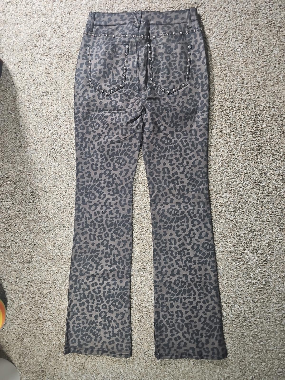 VBRT Leopard Print Sz 9 Pants NWT