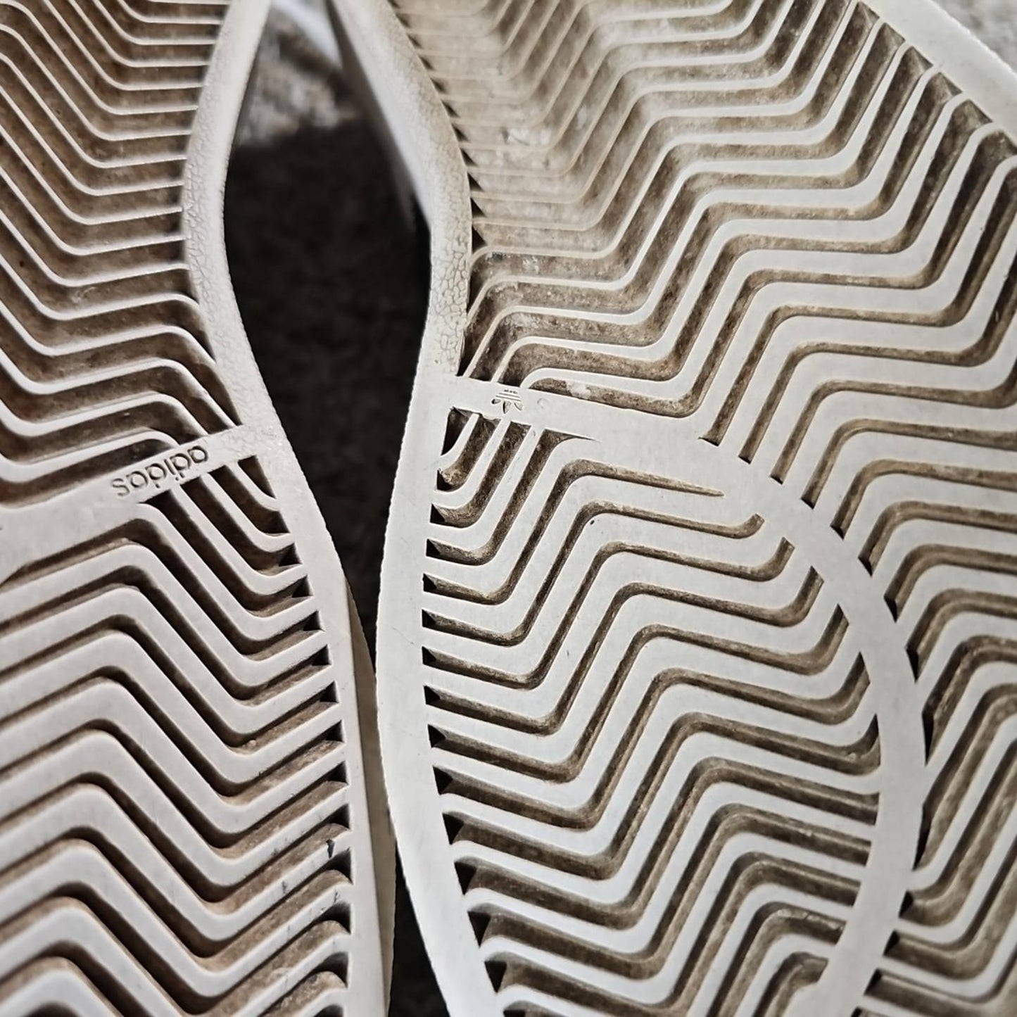 Adidas Superstar ART C77153 sz 11 White Black Stripe Clam