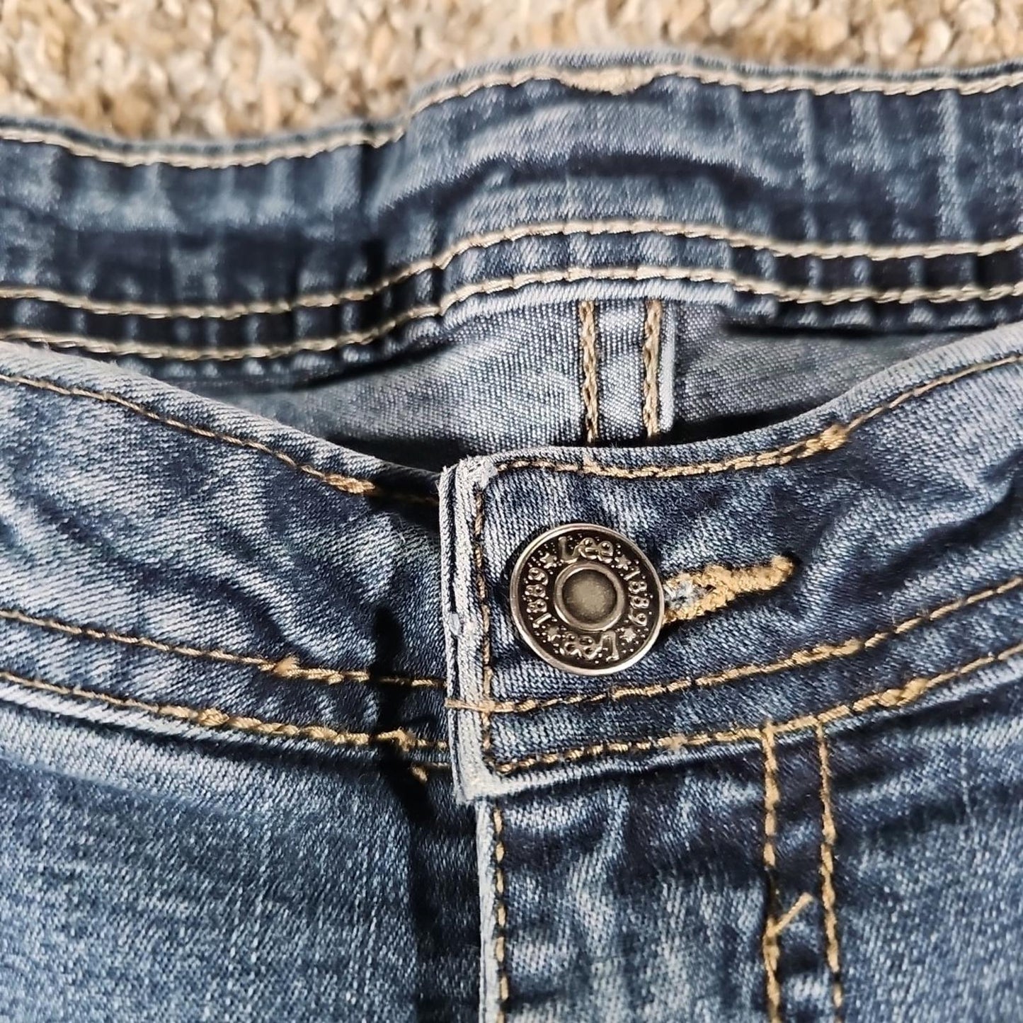 Lee 16P Denim Lobg Shorts Capris