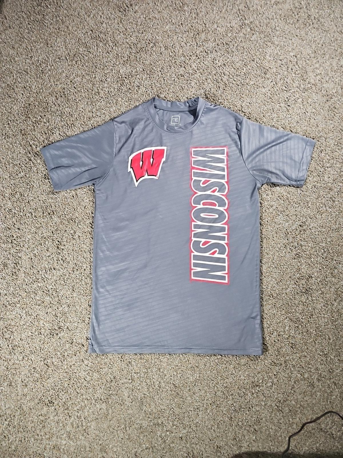 Pro Edge Knights Apparel Wisconsin Badgers Athletic Tshirt M