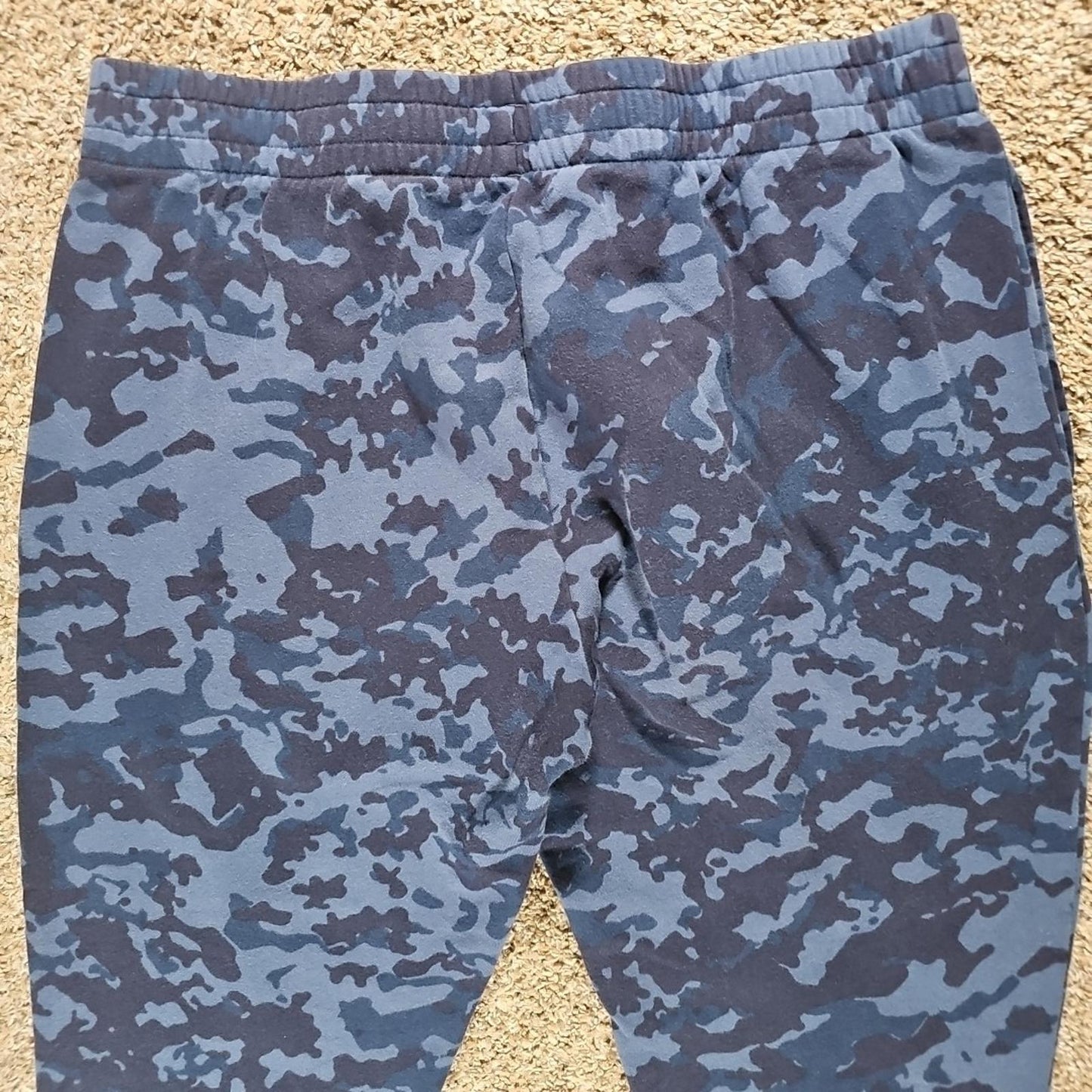 Under Armour XXL blue Camo Sweat Pants