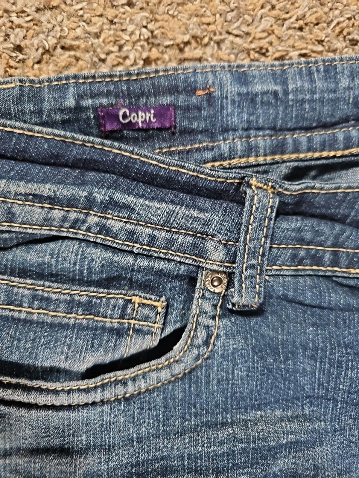 Vigoss Jeans Mid Rise Capri Cuffed Women's Juniors Size 11