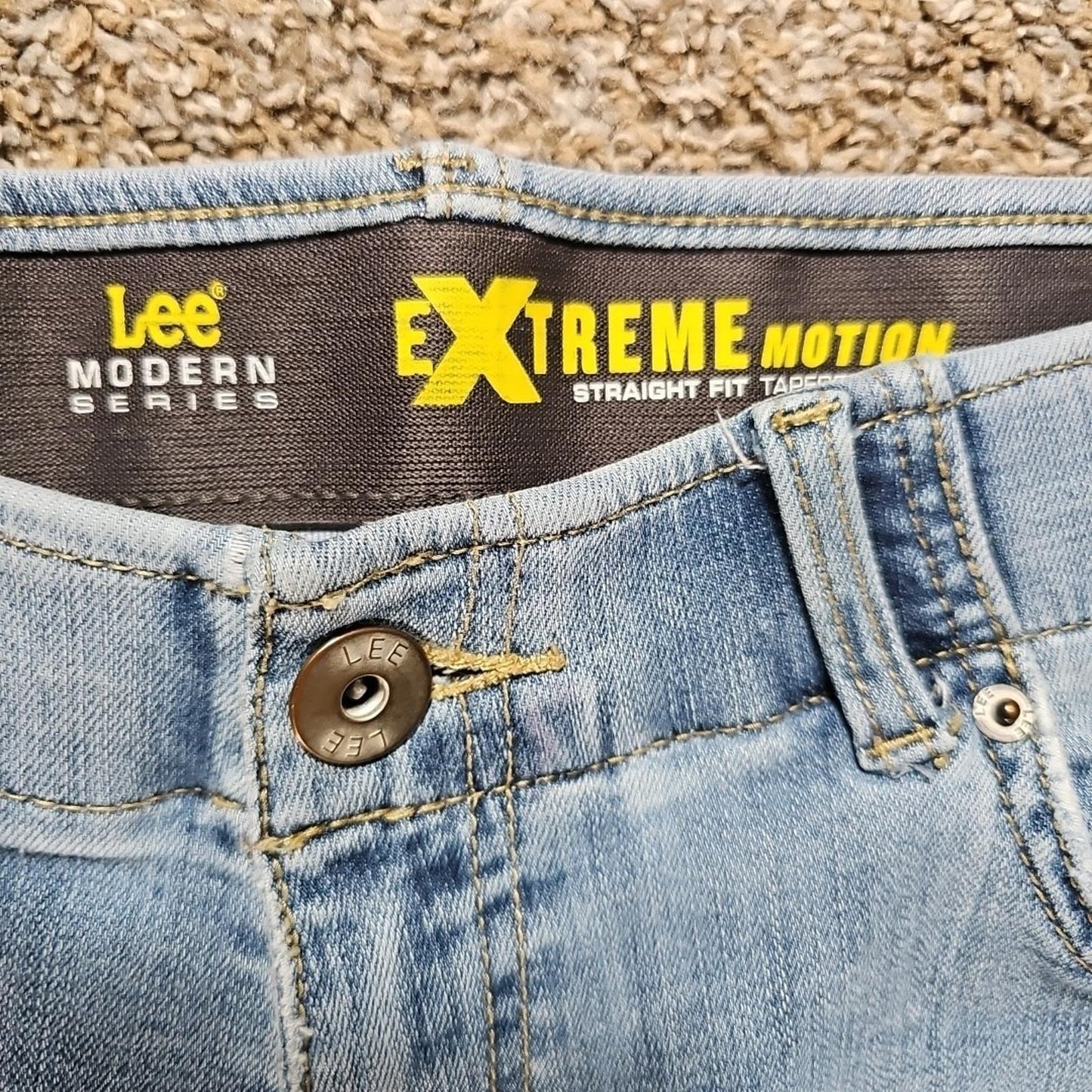 Lee Jeans Mens 36x30 Extreme Motion Modern Series Straight
