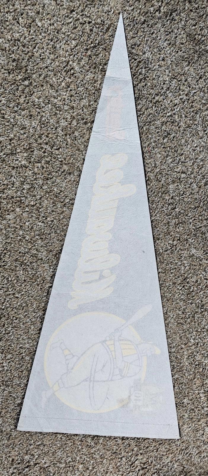 2010 Blue Milwaukee Brewers Barrelman Pennant Sentry - creases