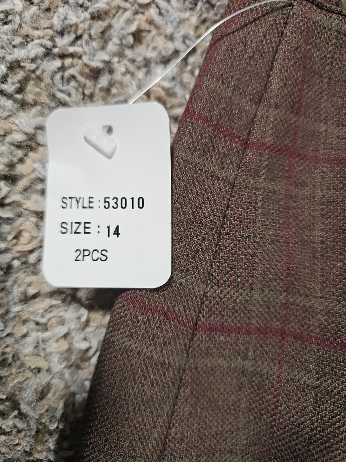 le suit nouveau classics dark olive chiant Sz 14 NWT 2pc Skirt Suit