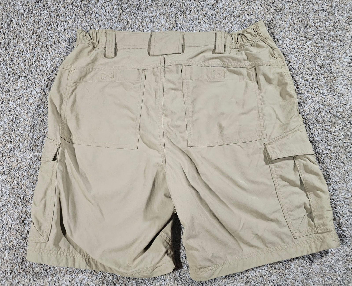 Duluth Trading Co Shorts Mens 34 Khaki Tan Cargo Utility