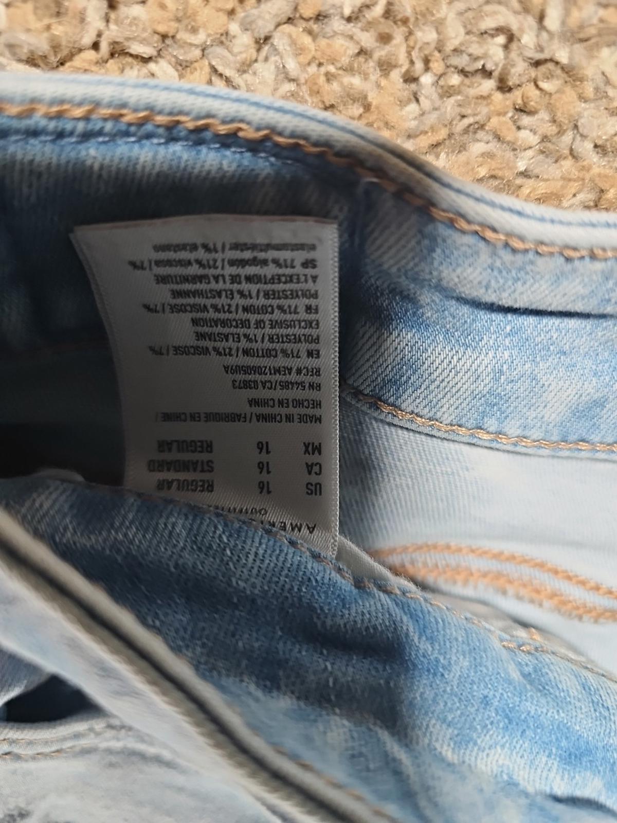 American Eagle Next Level Stretch Sz 16 Destroyed Jeans