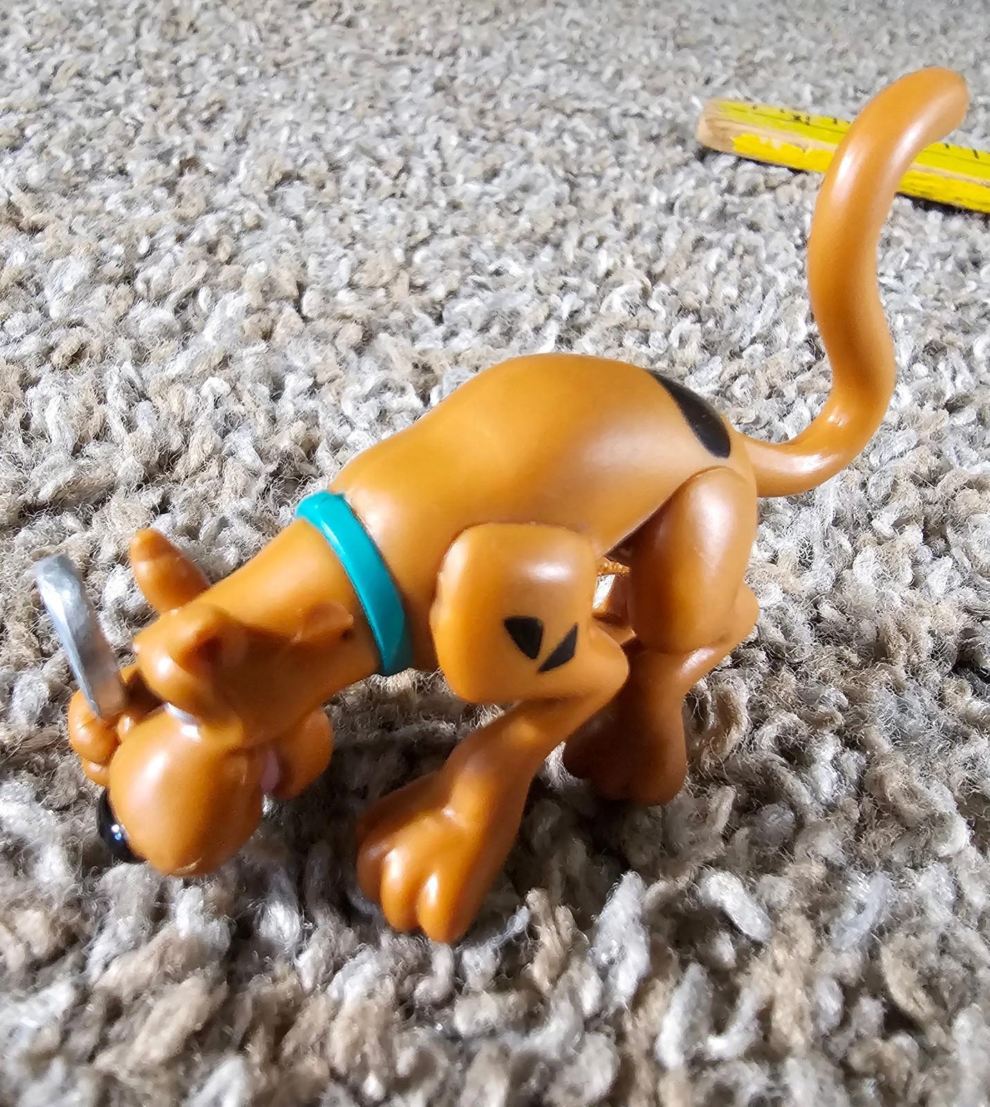 Scooby-Doo with Magnifying Glass Children's Toy 2.5" Long PVC Figure Charter Ltd